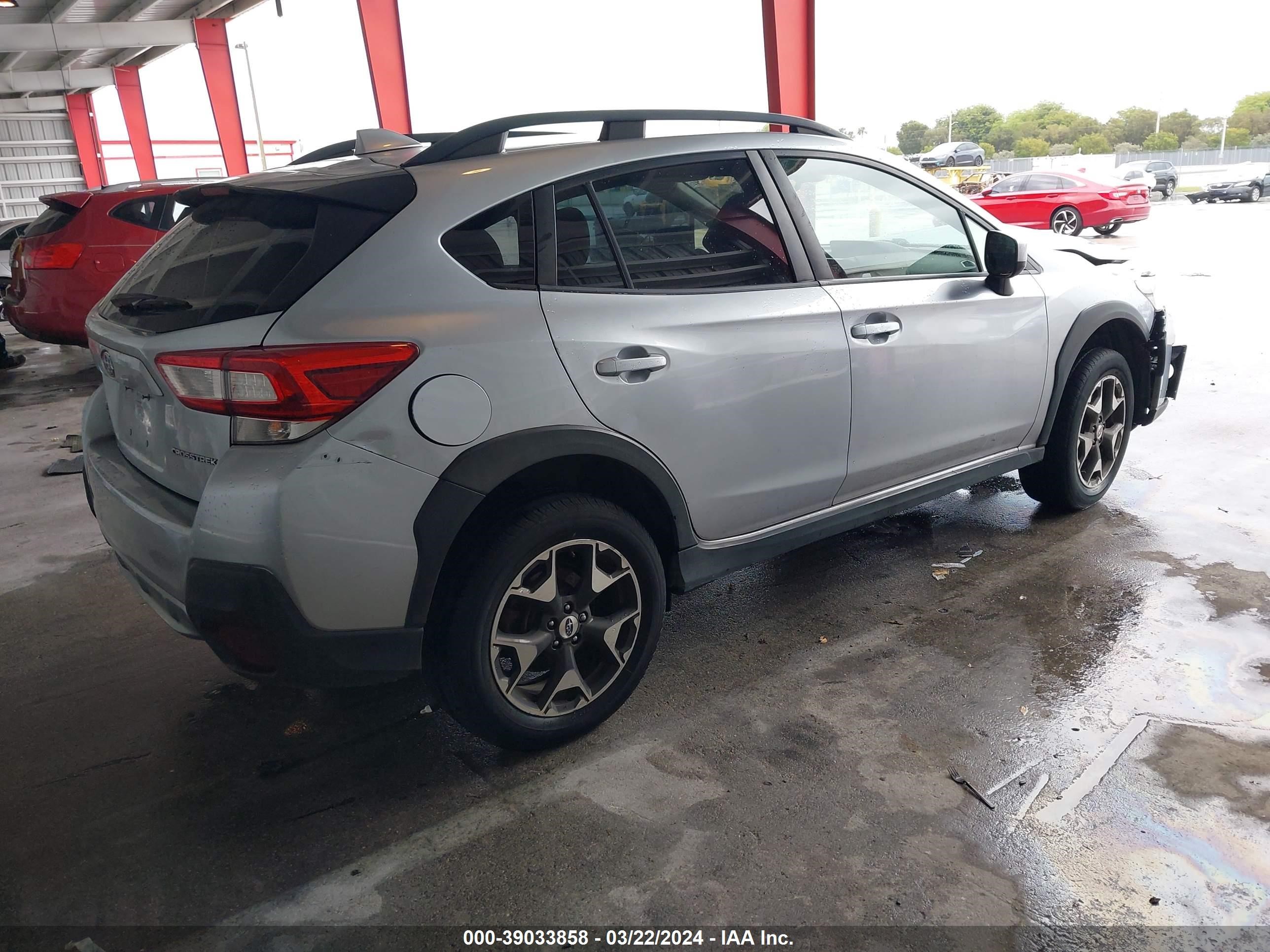 Photo 3 VIN: JF2GTADC2JH317301 - SUBARU CROSSTREK 