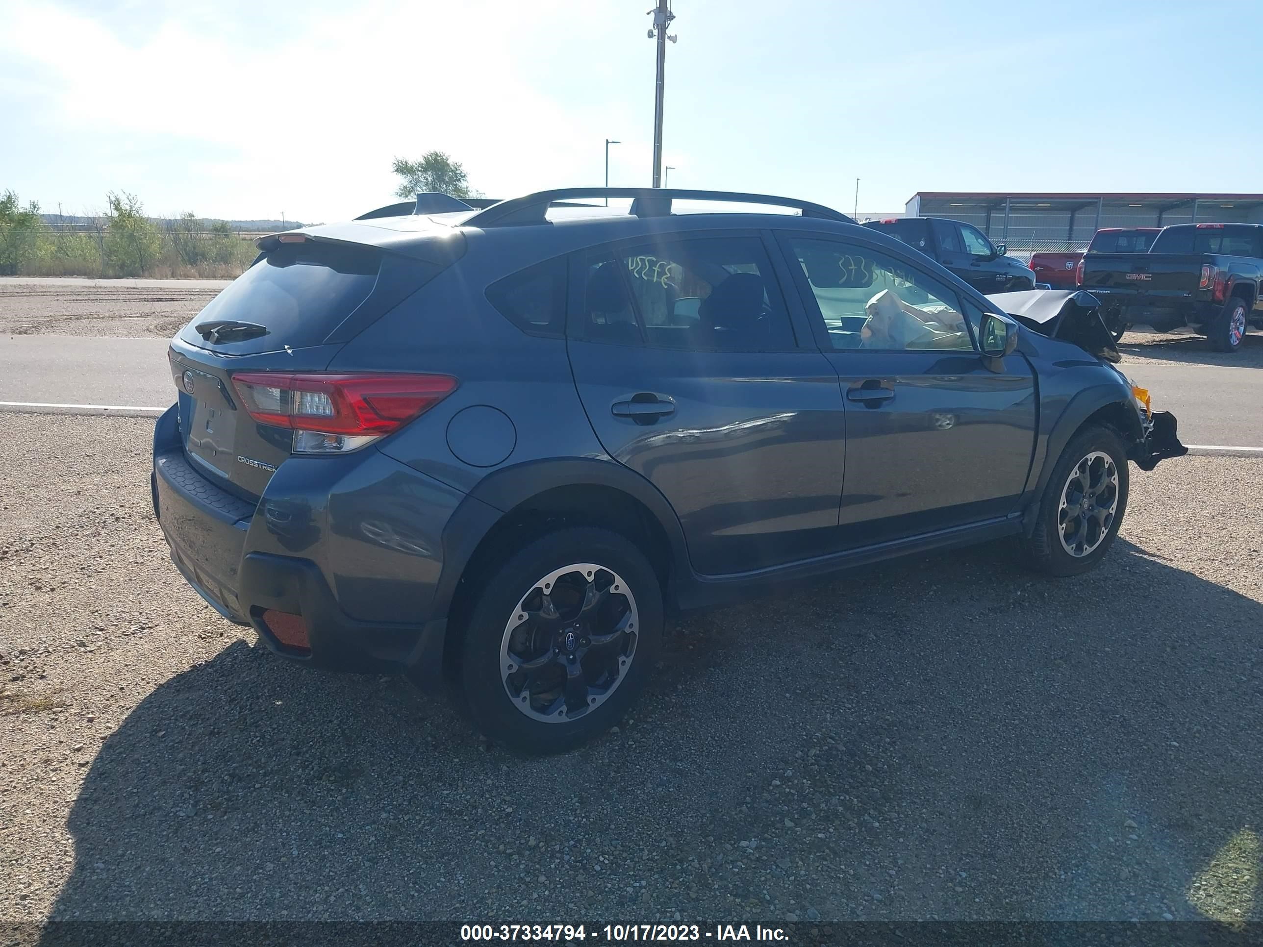 Photo 3 VIN: JF2GTAEC3M8331968 - SUBARU CROSSTREK 