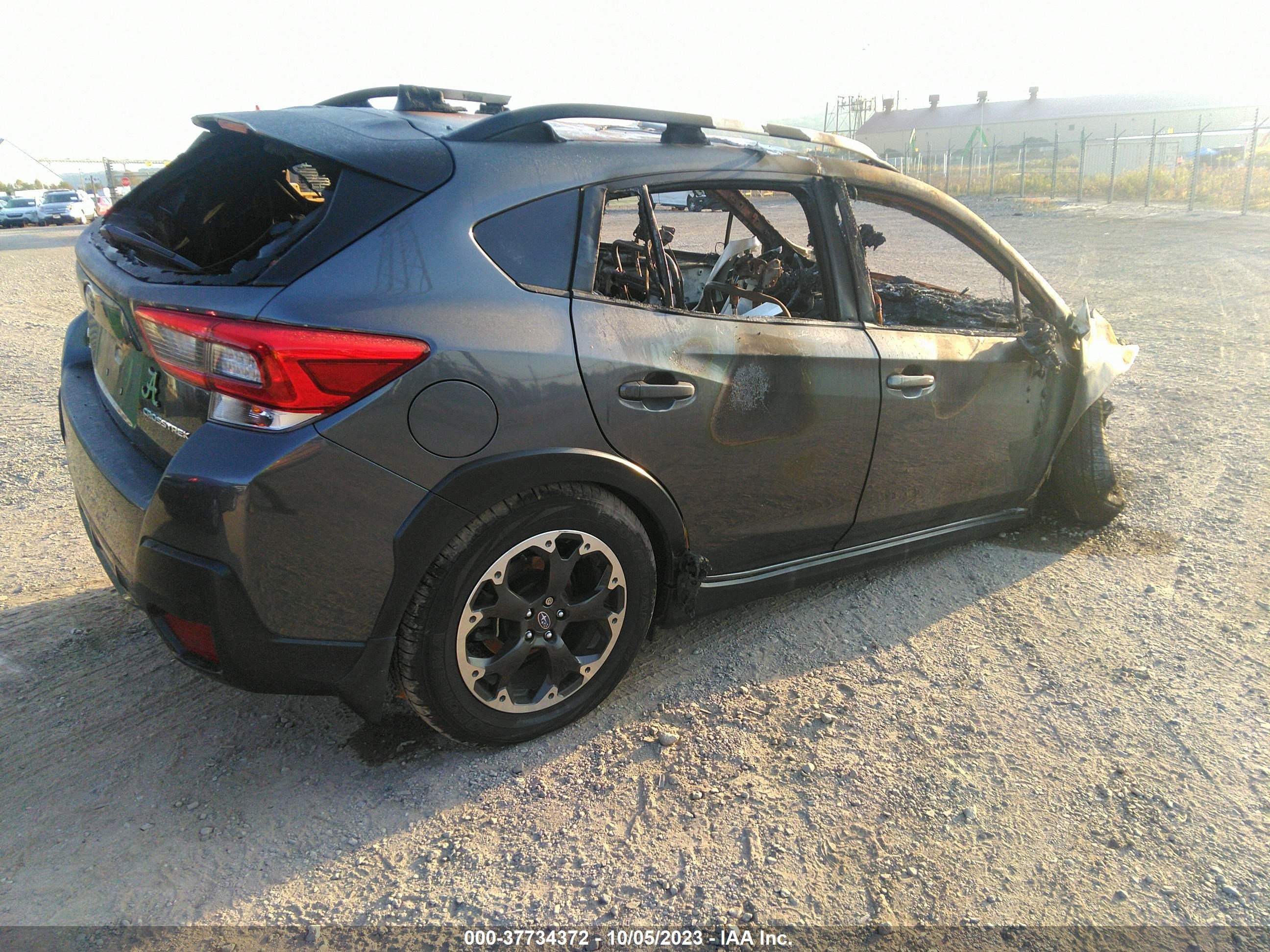 Photo 3 VIN: JF2GTAEC3N8218488 - SUBARU CROSSTREK 