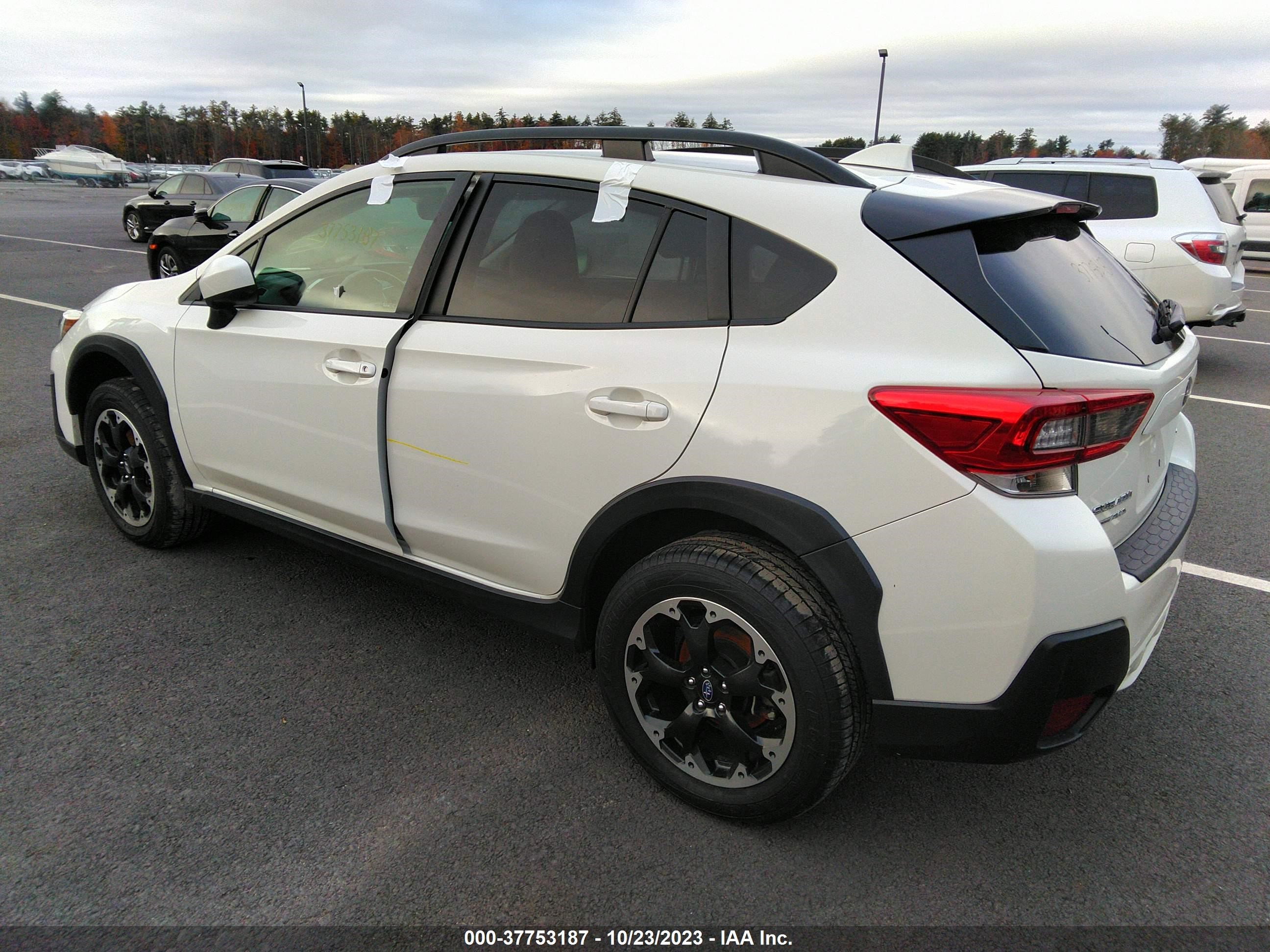 Photo 2 VIN: JF2GTAEC8M8682553 - SUBARU CROSSTREK 