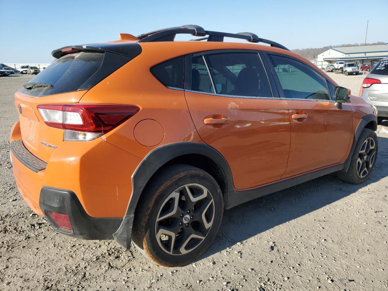 Photo 2 VIN: JF2GTAMC9J8213999 - SUBARU CROSSTREK 