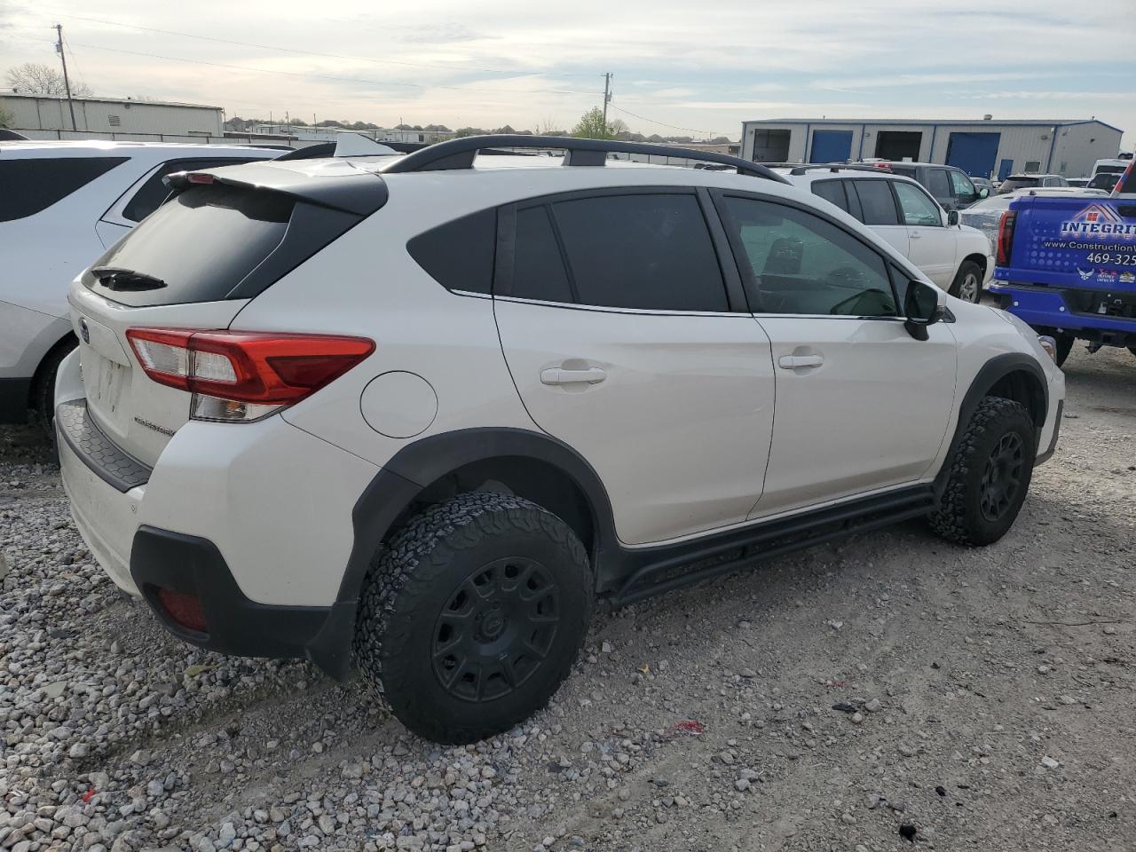 Photo 2 VIN: JF2GTAMC9K8304045 - SUBARU CROSSTREK 