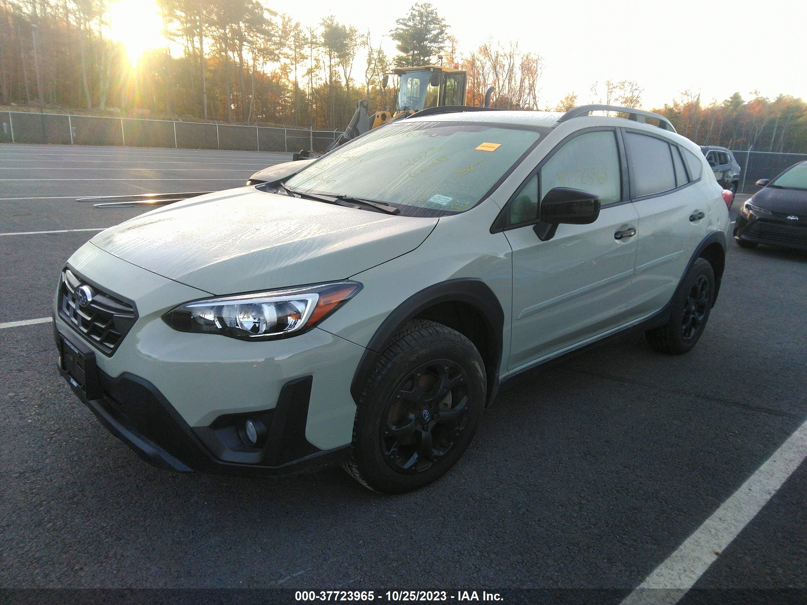 Photo 2 VIN: JF2GTAPC8P8252300 - SUBARU CROSSTREK 