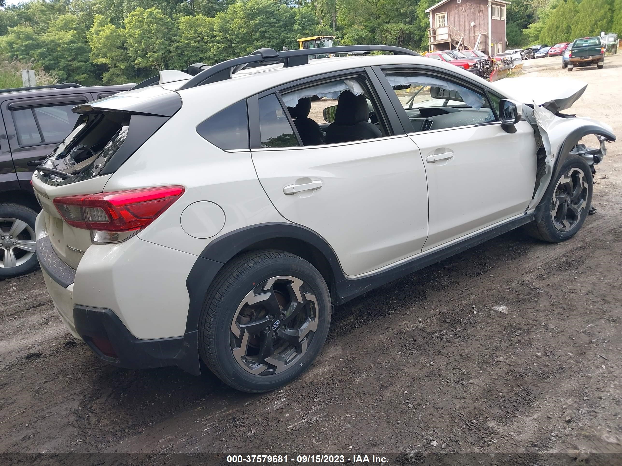 Photo 3 VIN: JF2GTHMC4M8339118 - SUBARU CROSSTREK 