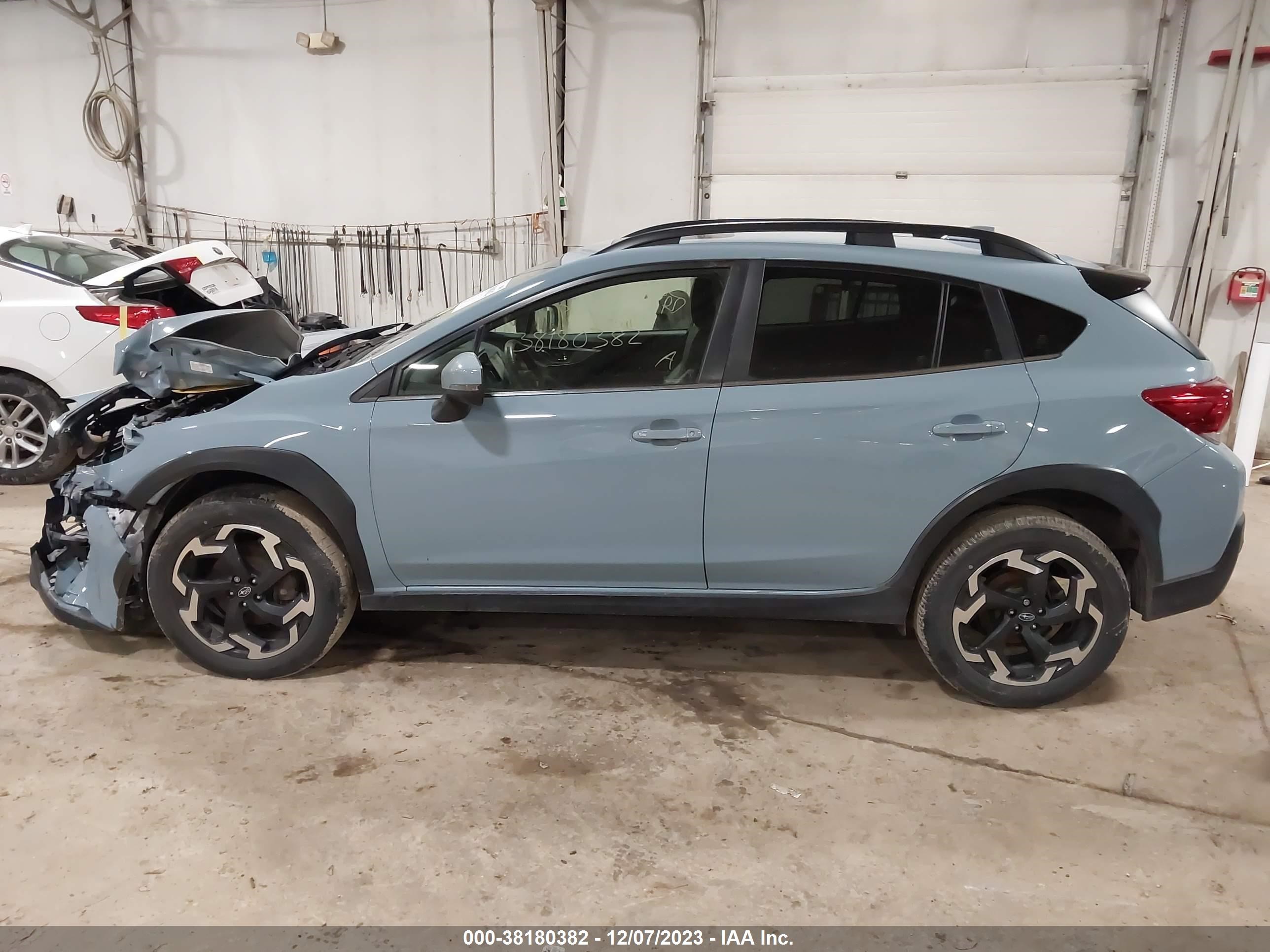 Photo 13 VIN: JF2GTHNC8PH266810 - SUBARU CROSSTREK 