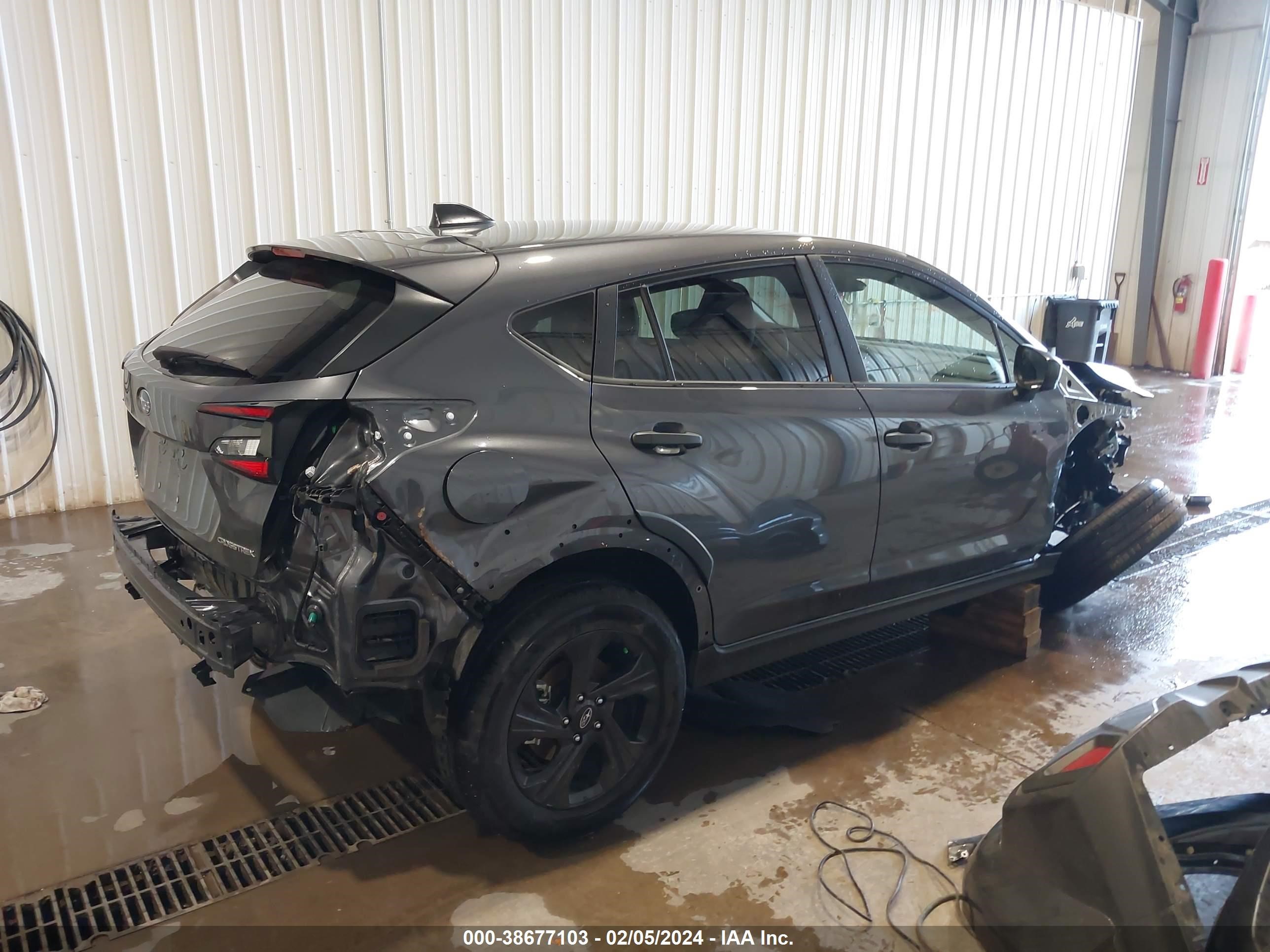 Photo 3 VIN: JF2GUABC2R8214925 - SUBARU CROSSTREK 