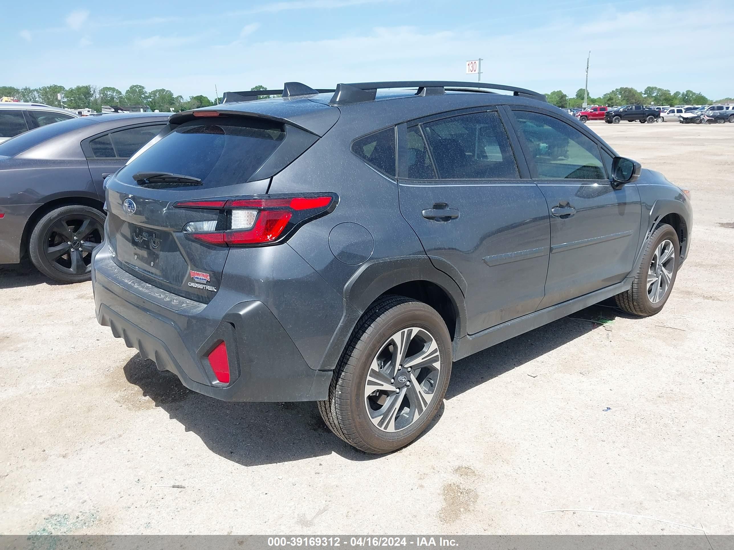 Photo 3 VIN: JF2GUADC1R8334552 - SUBARU CROSSTREK 