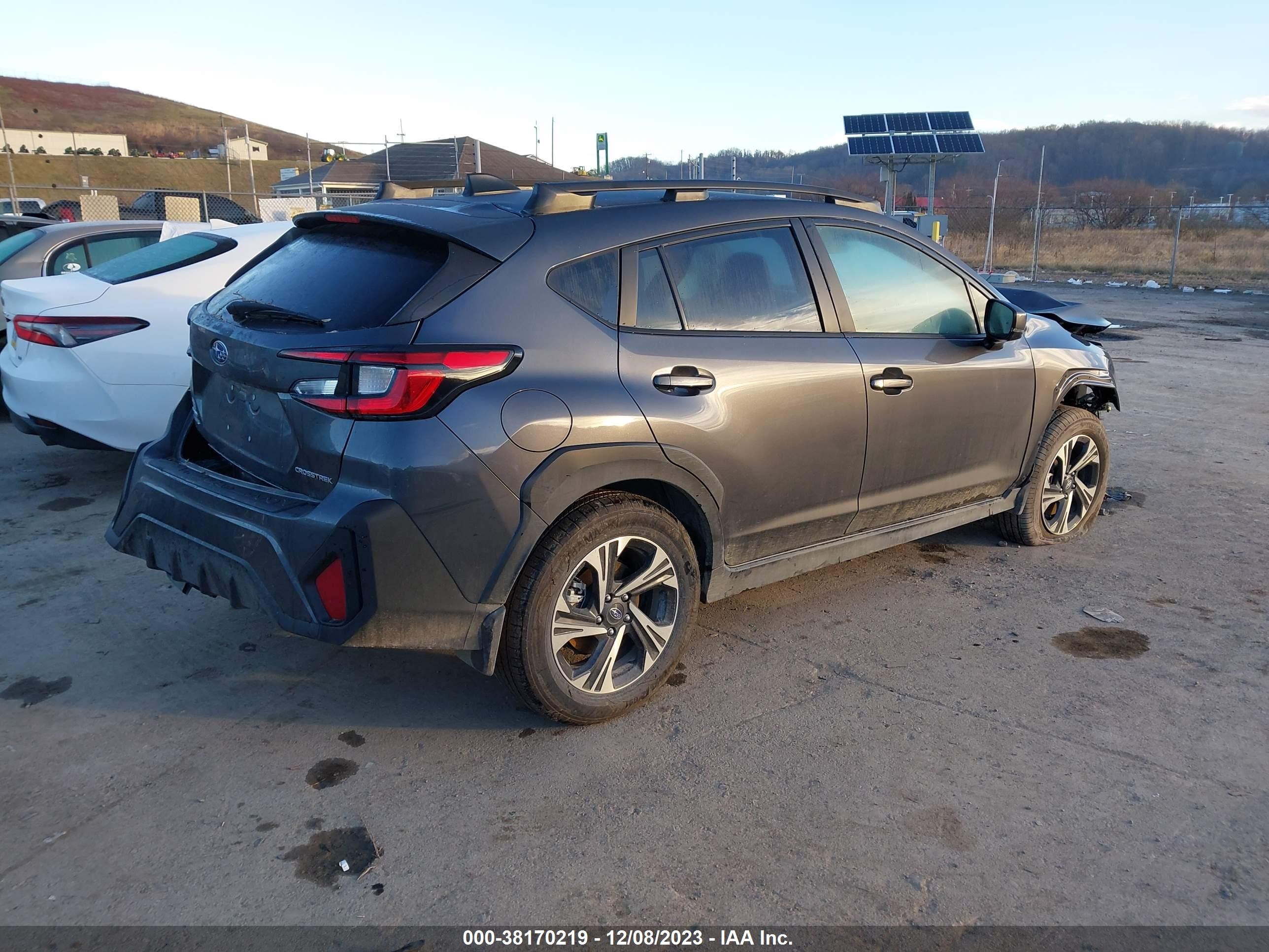 Photo 3 VIN: JF2GUADC2R8238686 - SUBARU CROSSTREK 