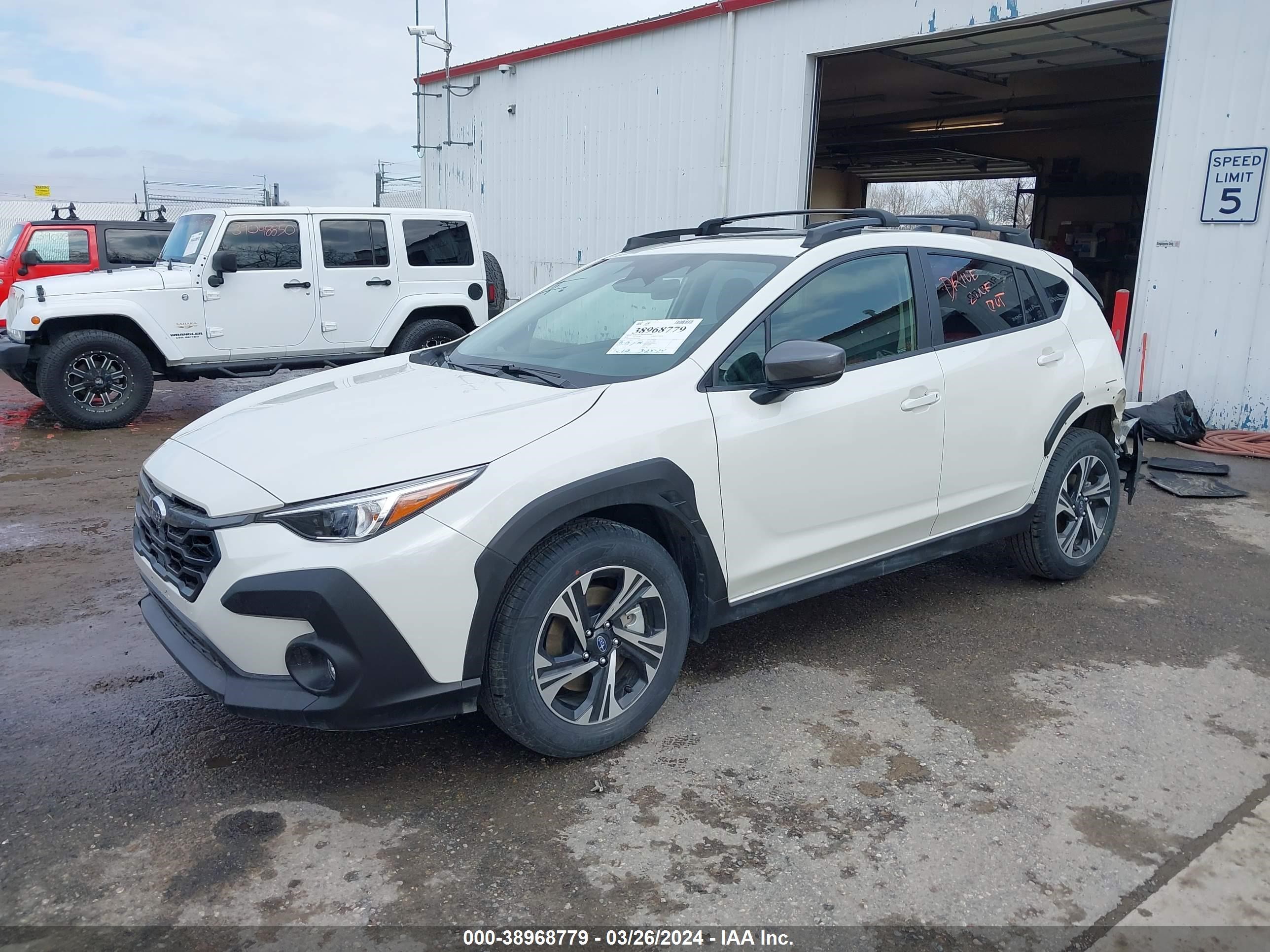 Photo 1 VIN: JF2GUADC2R8300586 - SUBARU CROSSTREK 