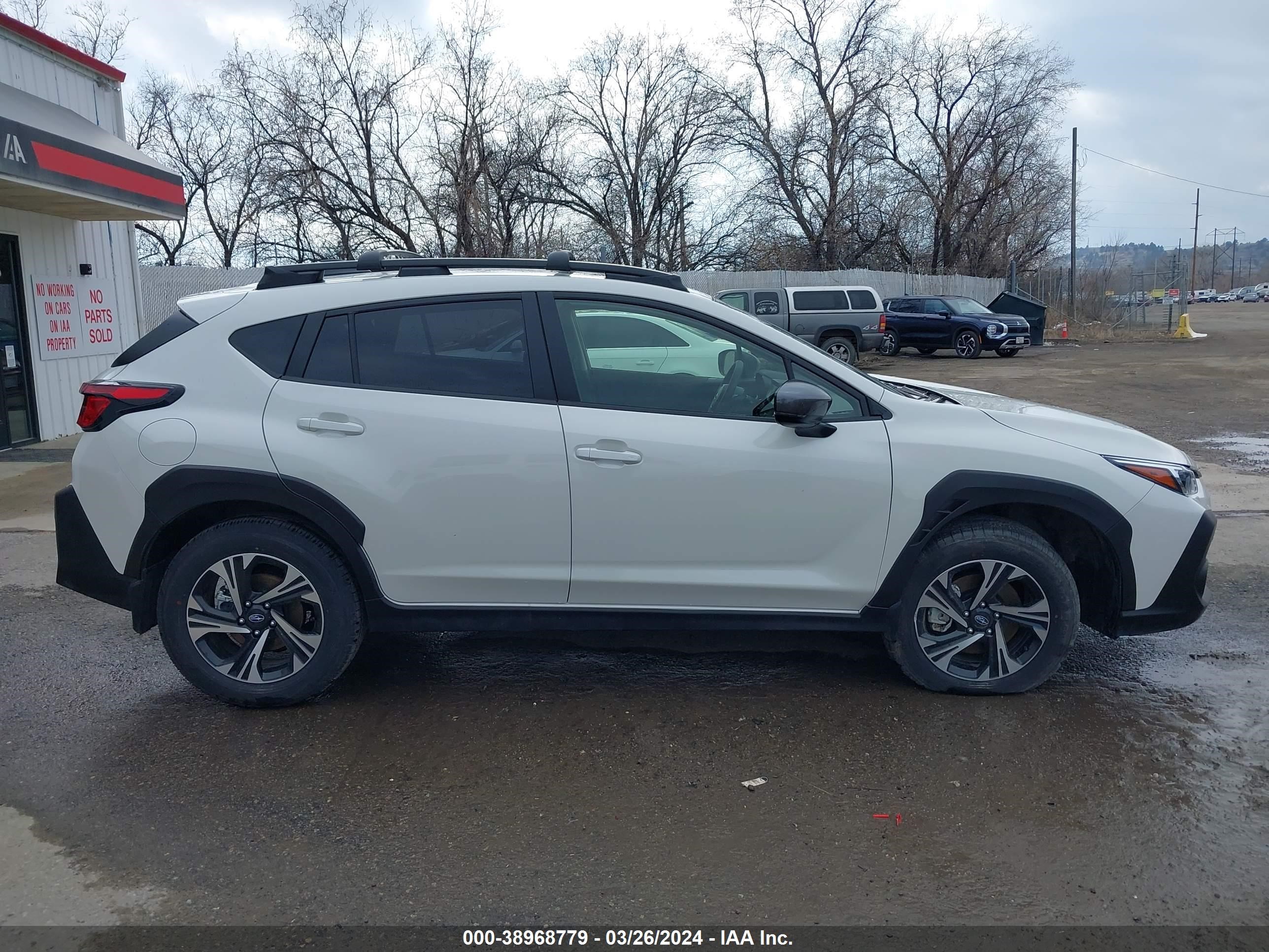 Photo 12 VIN: JF2GUADC2R8300586 - SUBARU CROSSTREK 