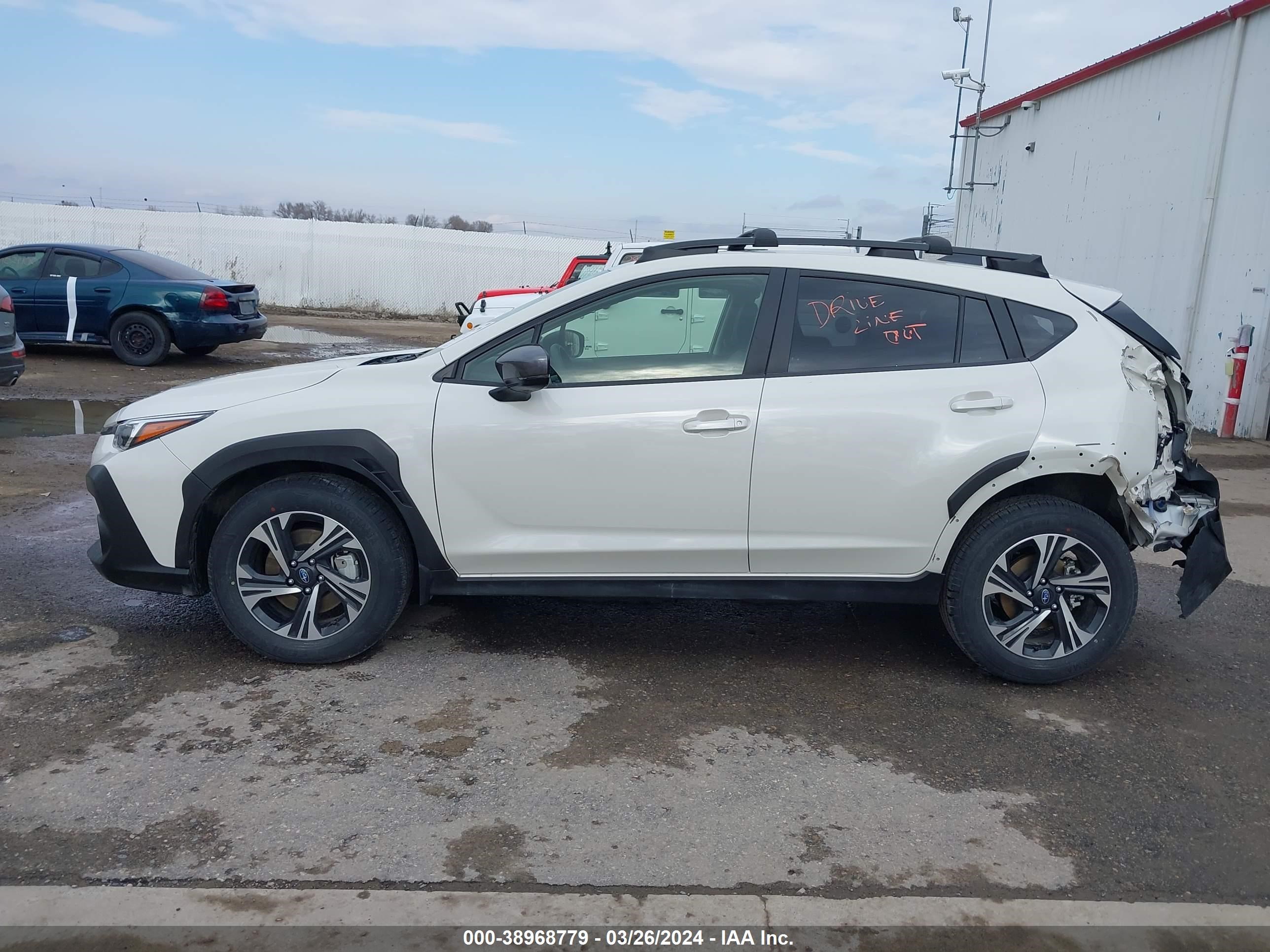 Photo 13 VIN: JF2GUADC2R8300586 - SUBARU CROSSTREK 