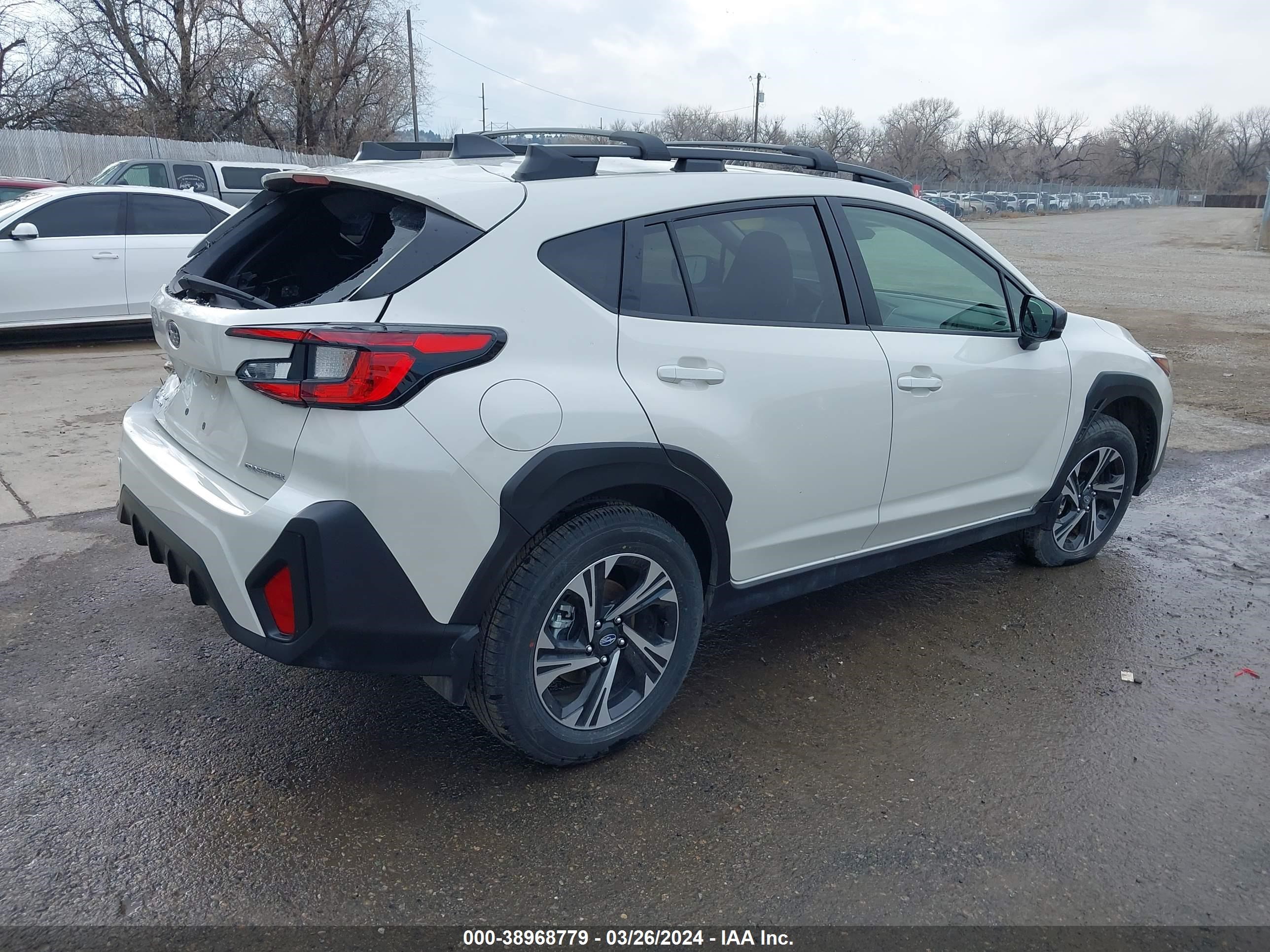 Photo 3 VIN: JF2GUADC2R8300586 - SUBARU CROSSTREK 