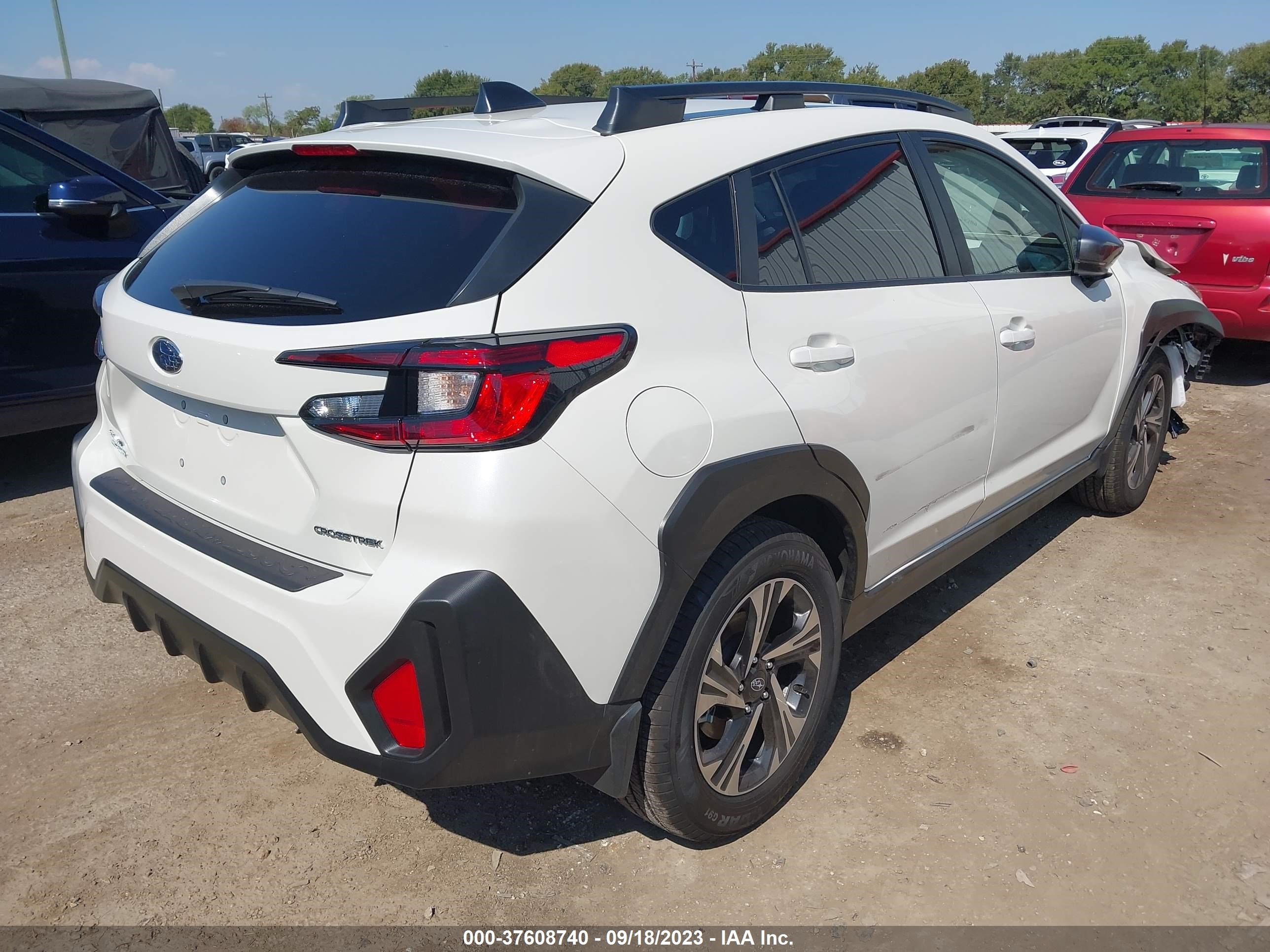 Photo 3 VIN: JF2GUADC3R8210248 - SUBARU CROSSTREK 