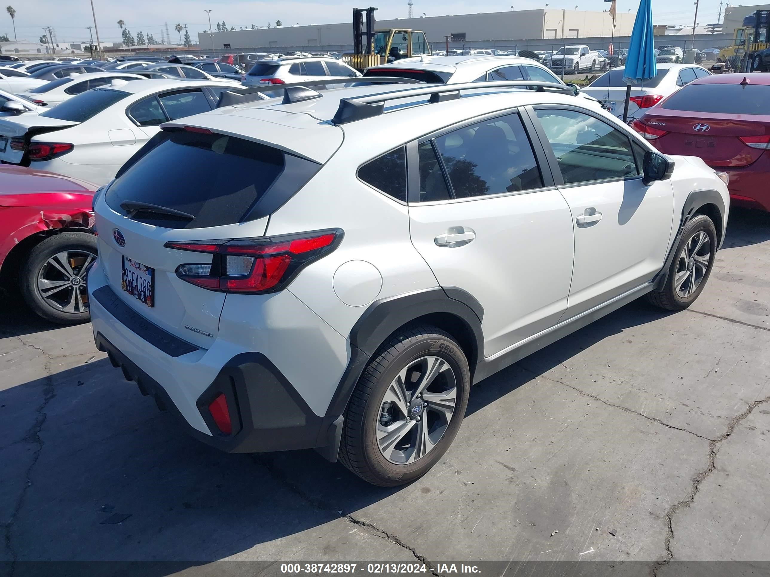 Photo 3 VIN: JF2GUADC6RH209353 - SUBARU CROSSTREK 