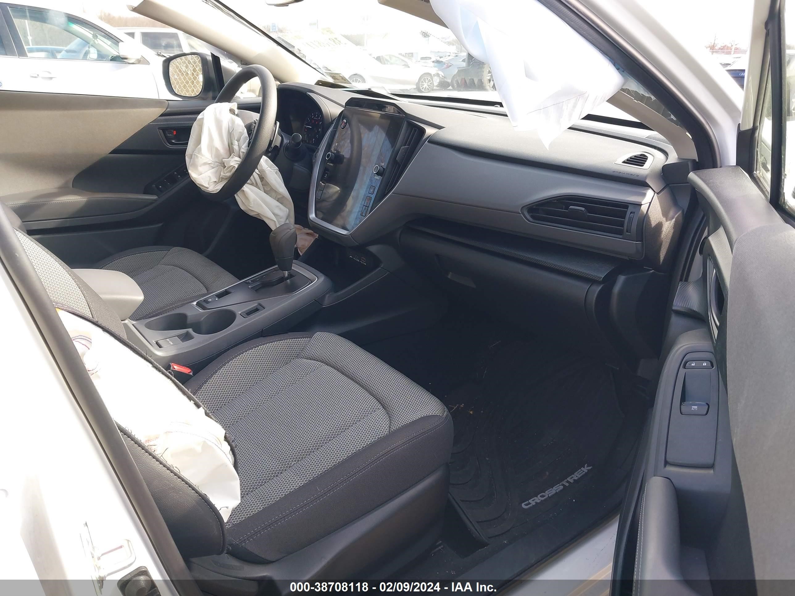 Photo 4 VIN: JF2GUADC7RH216408 - SUBARU CROSSTREK 