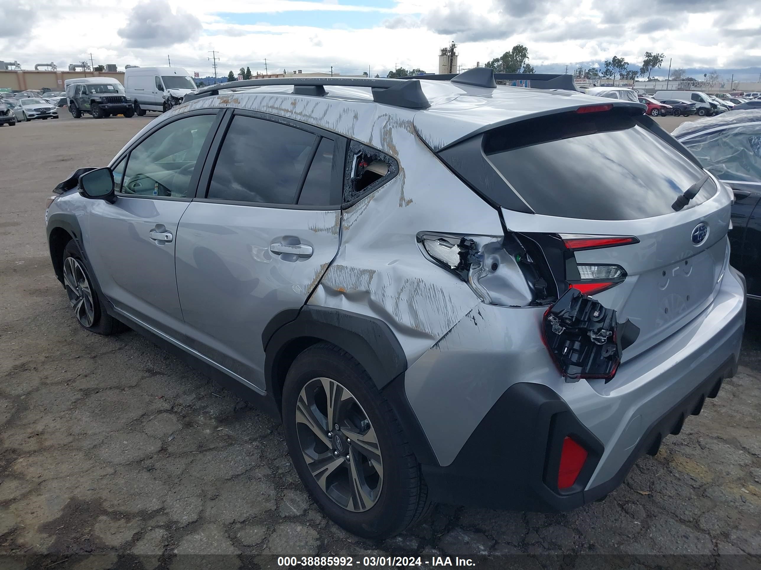 Photo 2 VIN: JF2GUADCXRH209338 - SUBARU CROSSTREK 