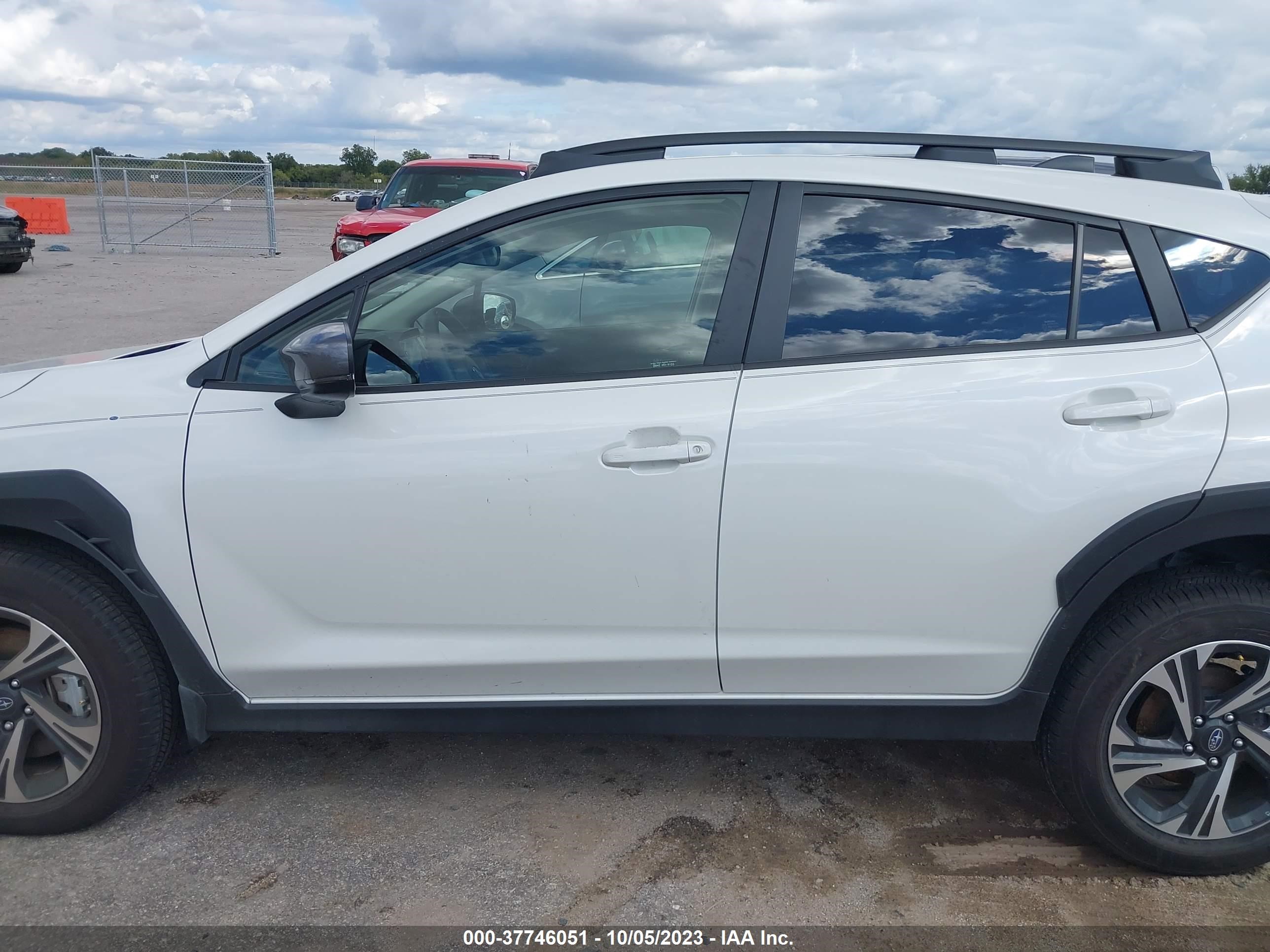 Photo 13 VIN: JF2GUADCXRH228049 - SUBARU CROSSTREK 