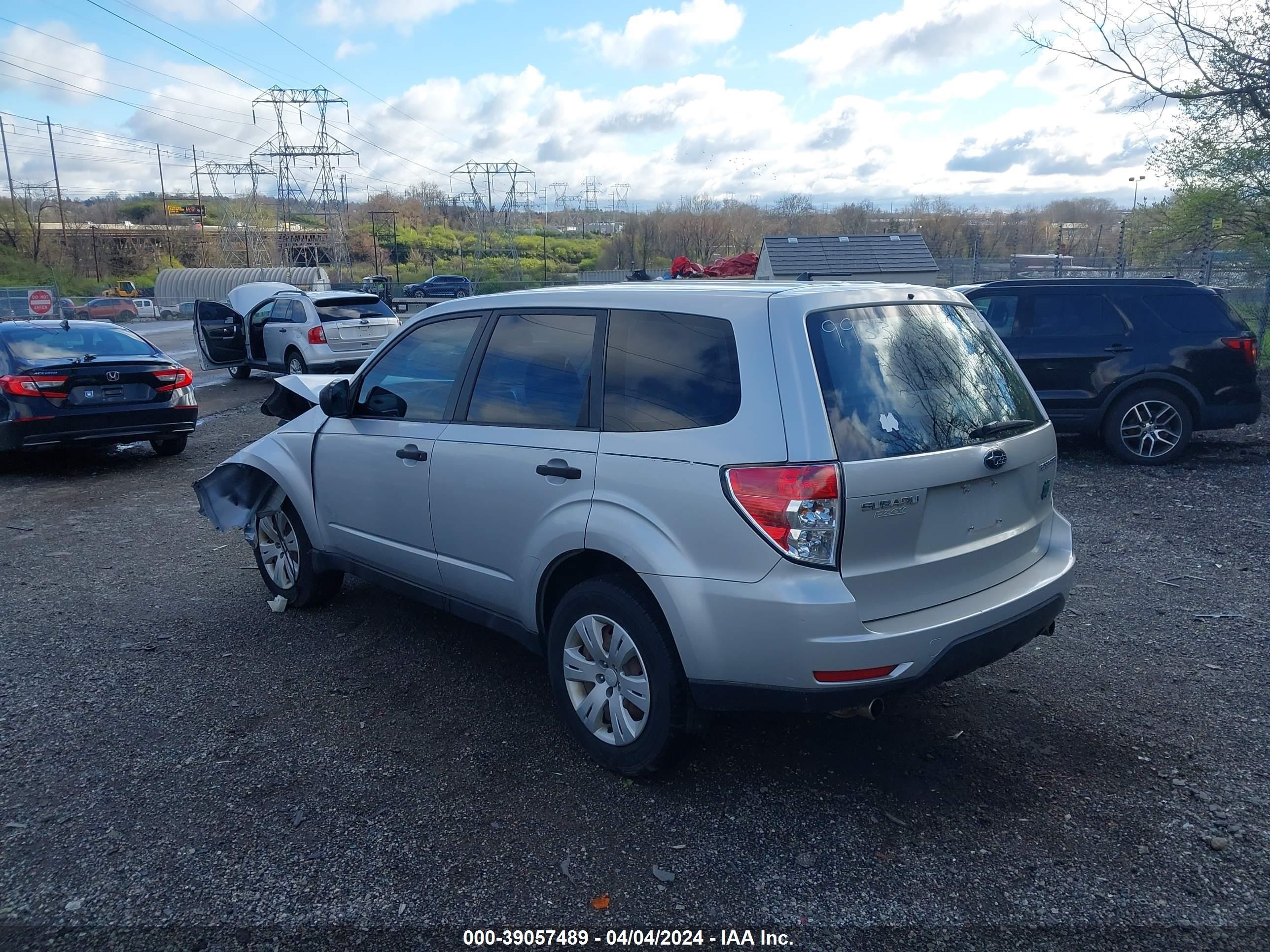 Photo 2 VIN: JF2SH61609H743295 - SUBARU FORESTER 