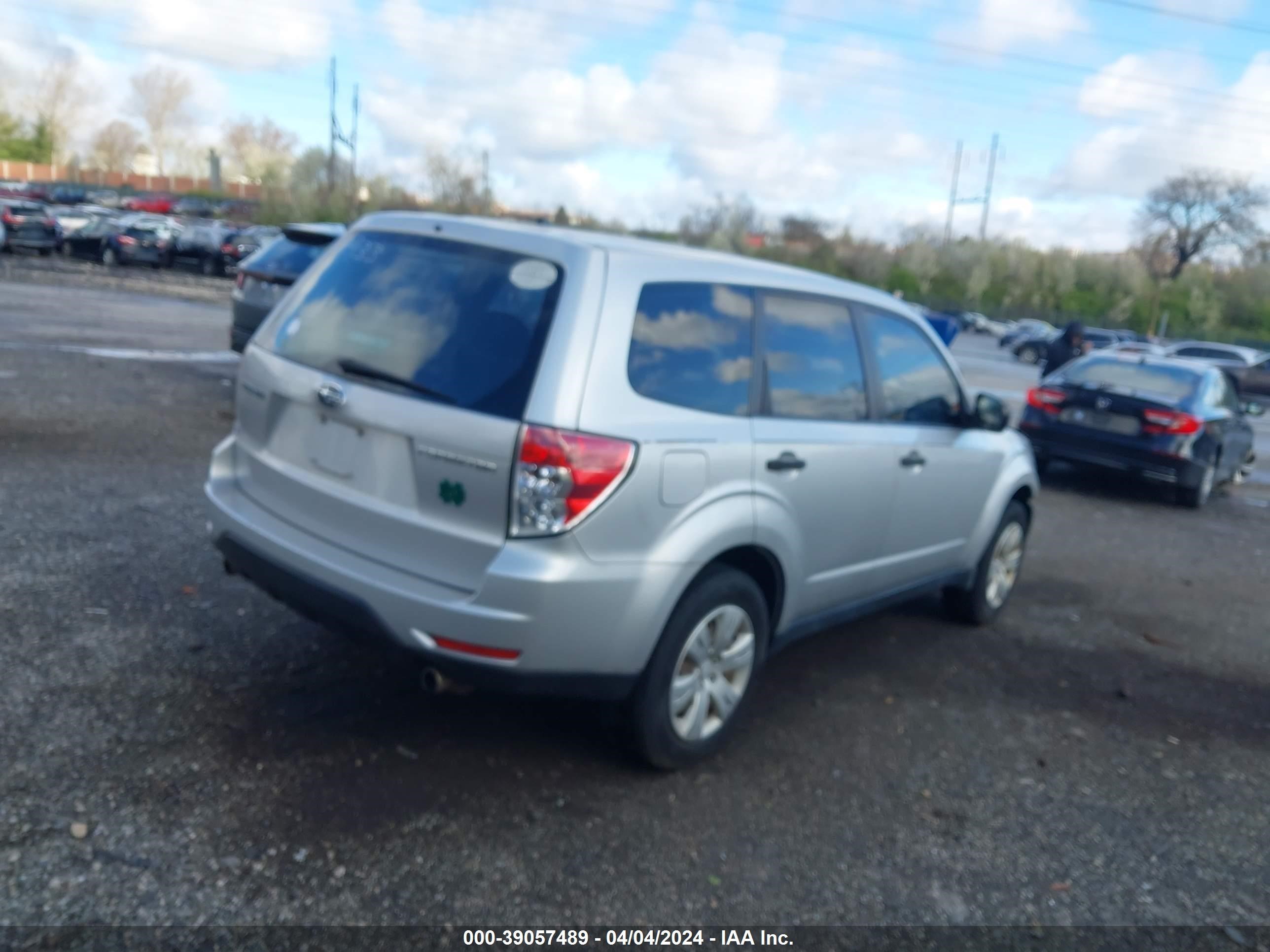 Photo 3 VIN: JF2SH61609H743295 - SUBARU FORESTER 