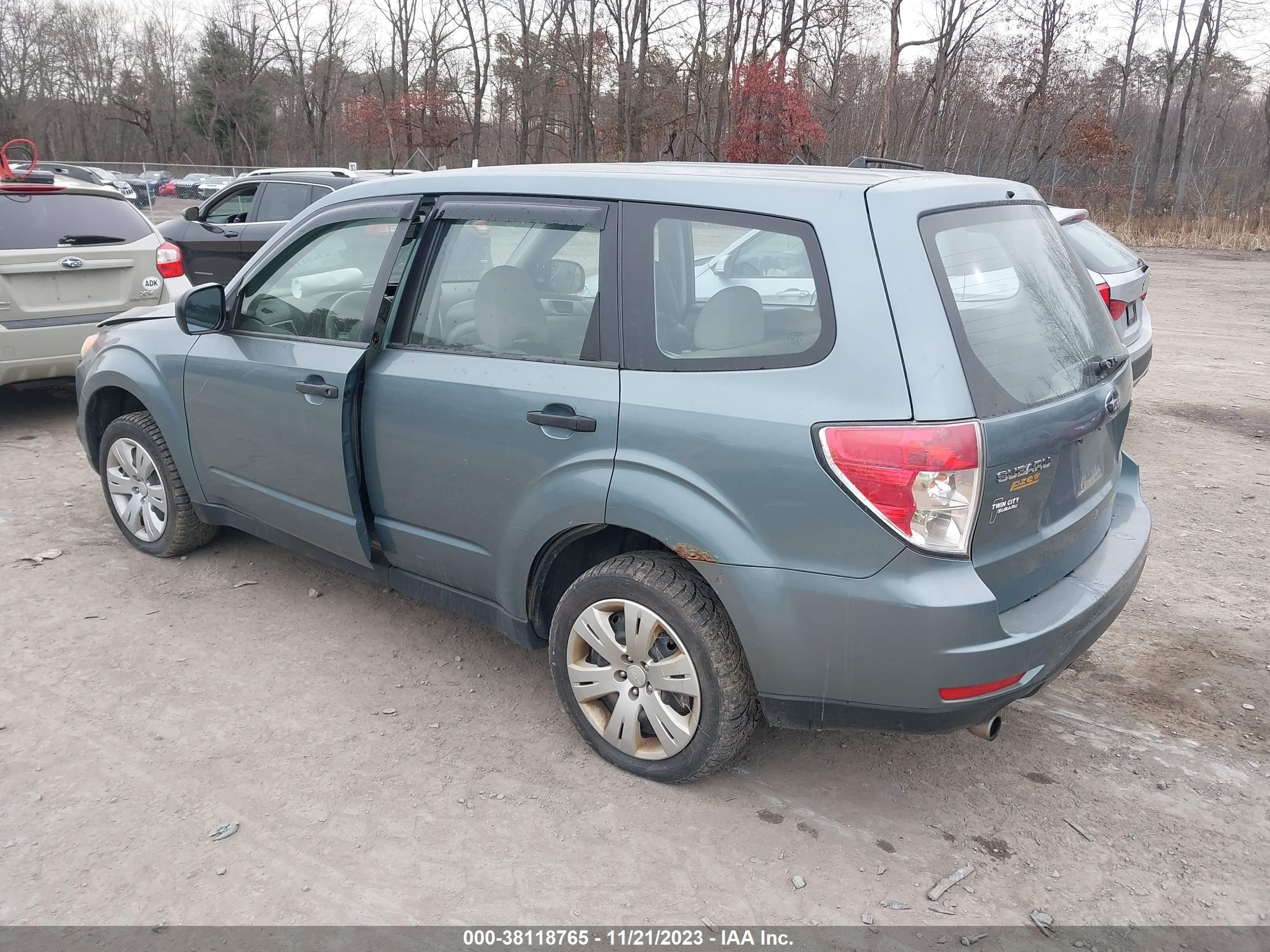 Photo 2 VIN: JF2SH61689G752476 - SUBARU FORESTER 