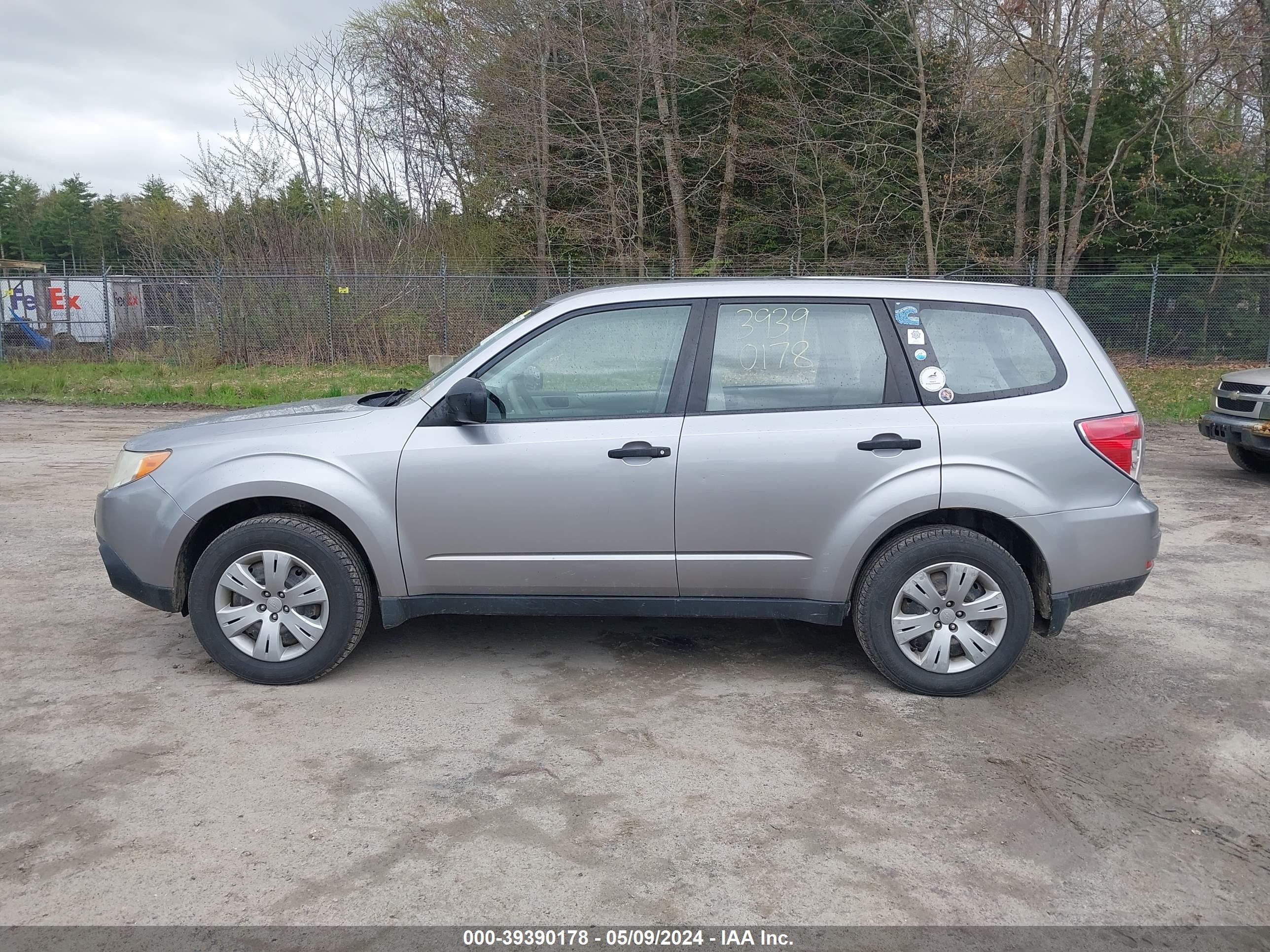 Photo 11 VIN: JF2SH616X9H710742 - SUBARU FORESTER 