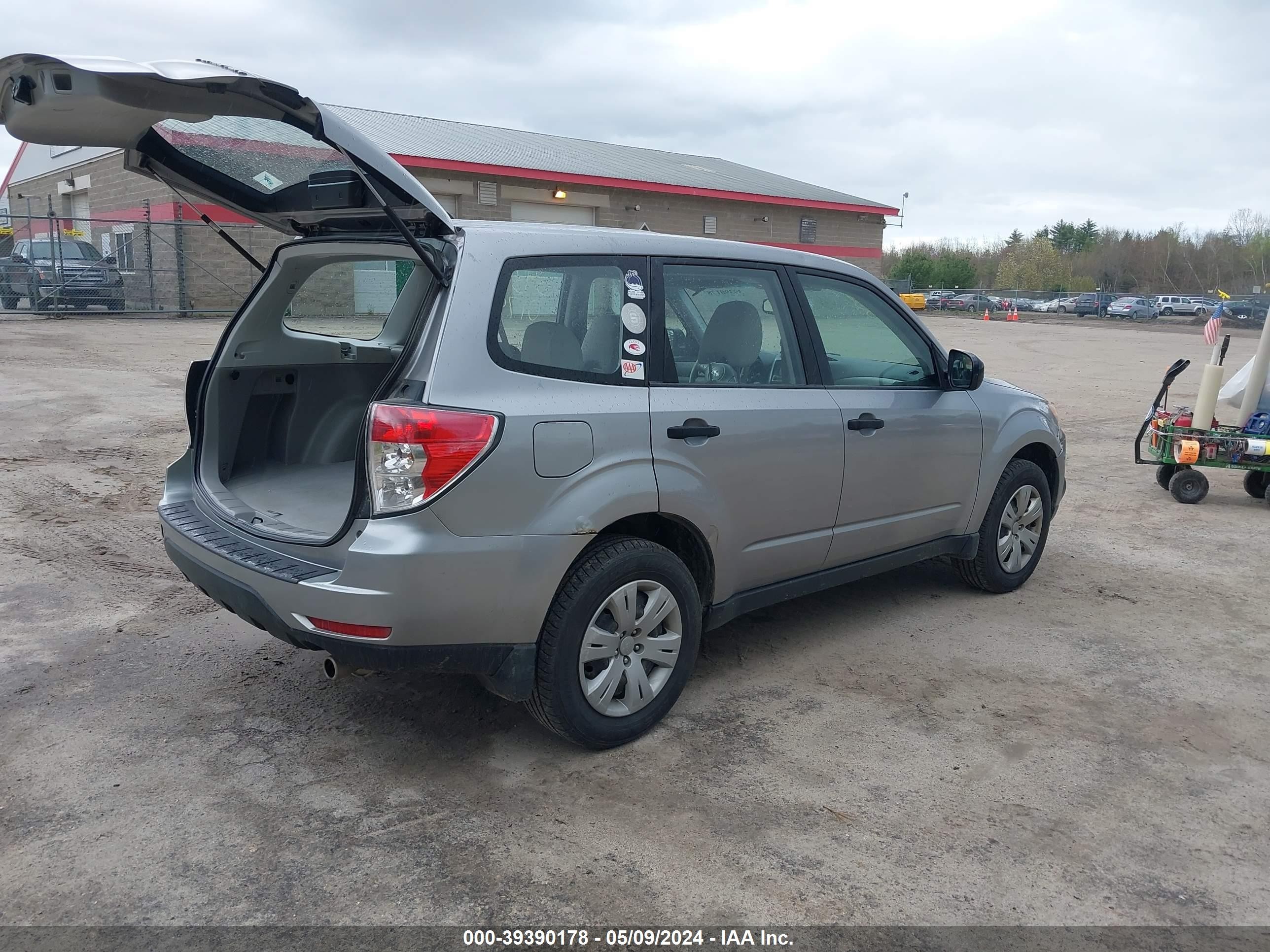 Photo 3 VIN: JF2SH616X9H710742 - SUBARU FORESTER 