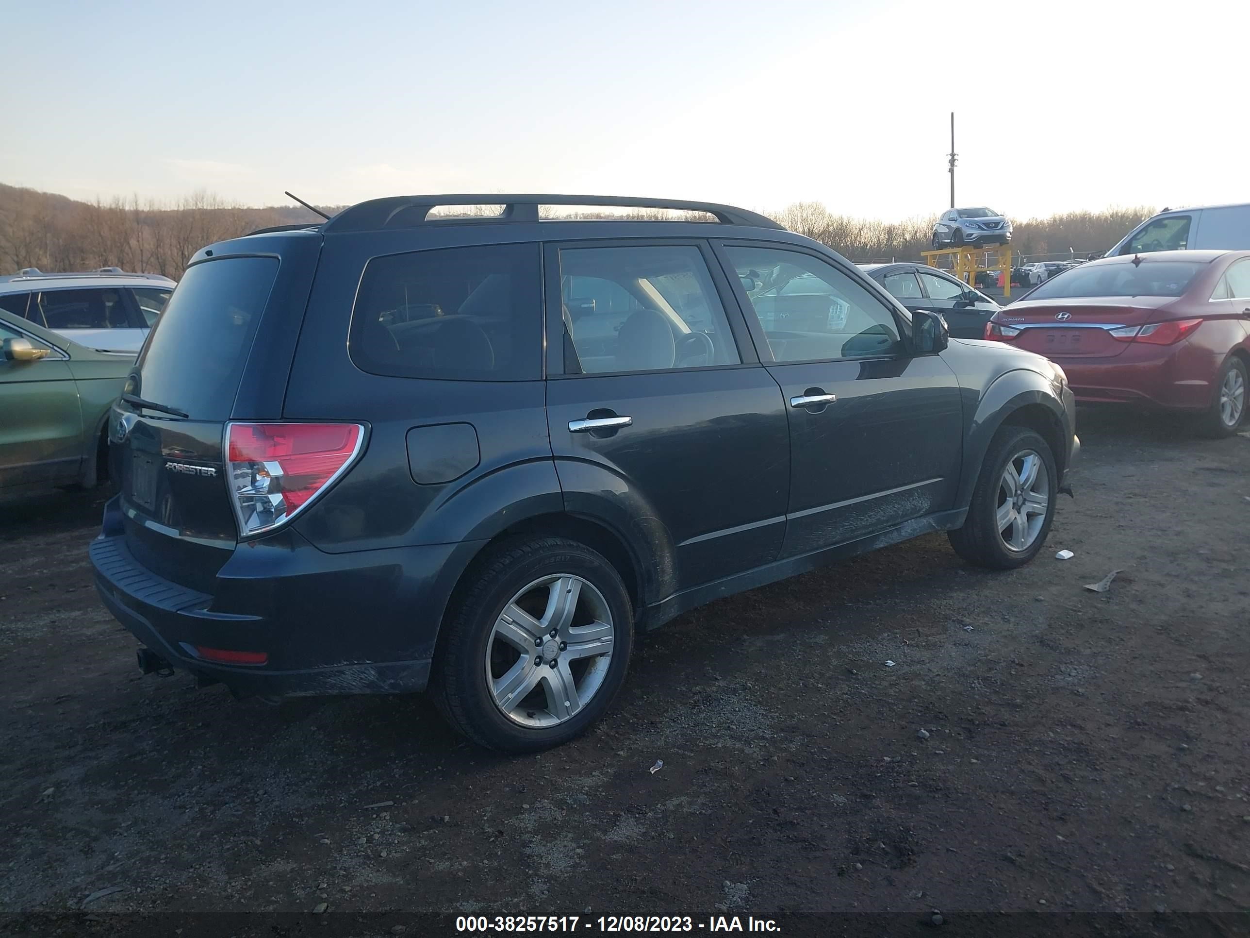 Photo 3 VIN: JF2SH63639H777809 - SUBARU FORESTER 