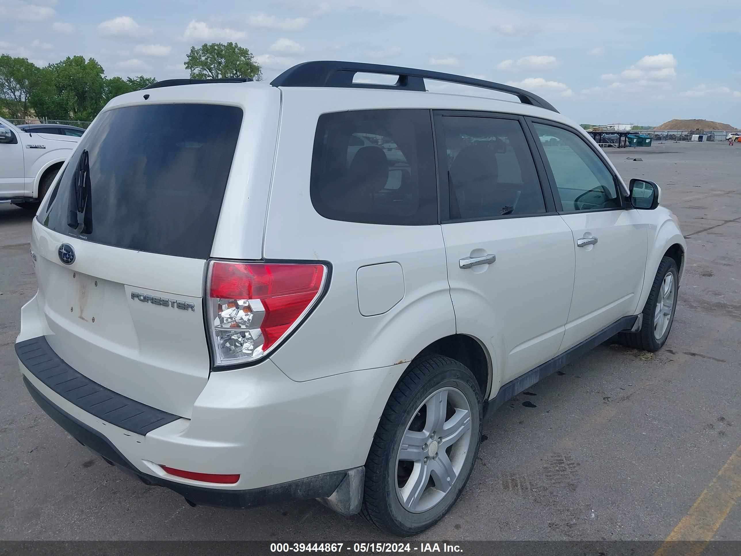 Photo 3 VIN: JF2SH63679H762388 - SUBARU FORESTER 