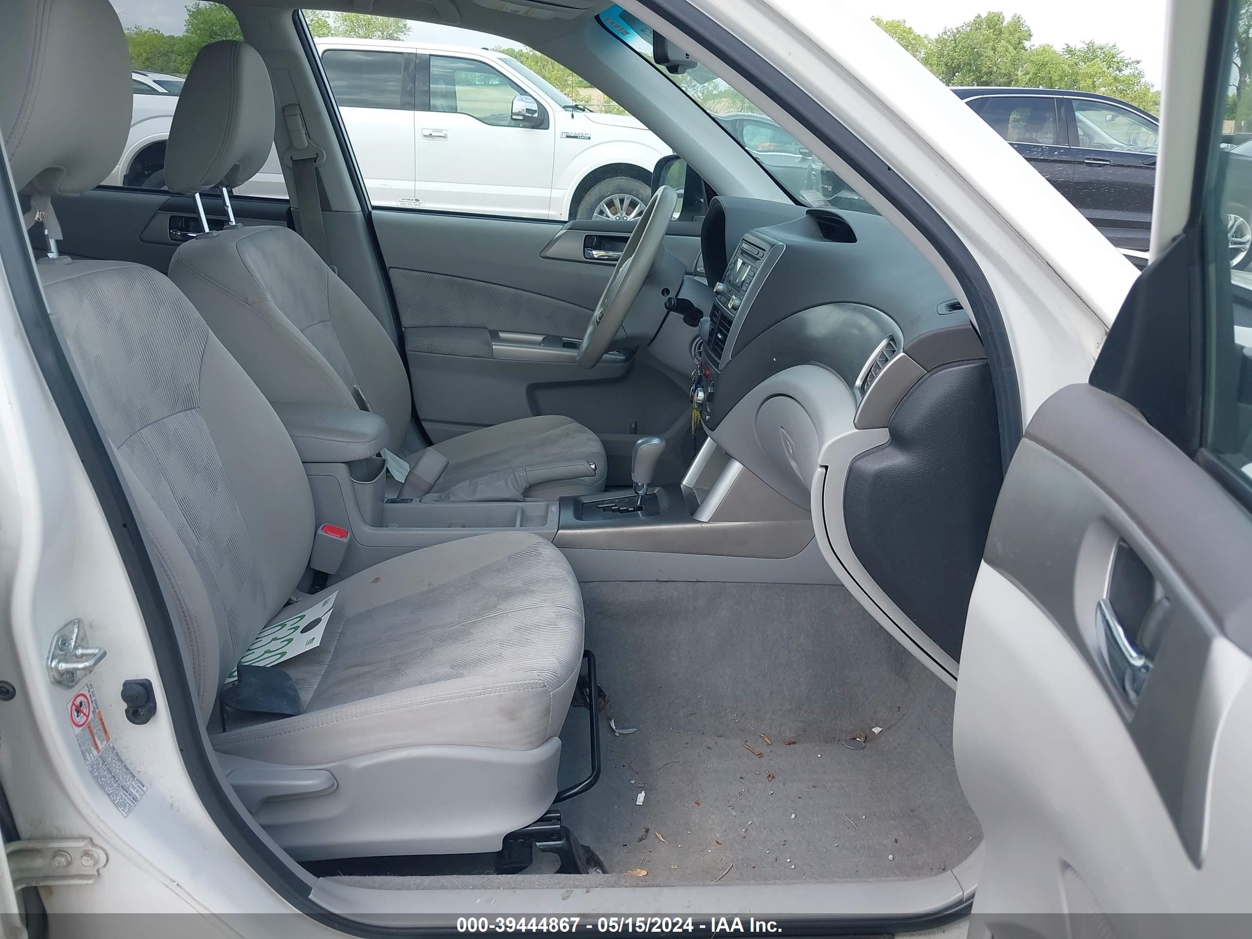 Photo 4 VIN: JF2SH63679H762388 - SUBARU FORESTER 