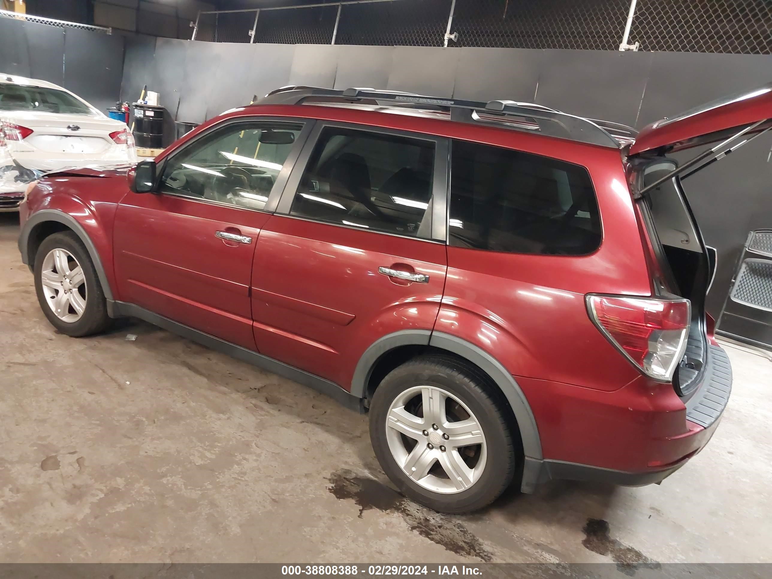 Photo 2 VIN: JF2SH64669H768620 - SUBARU FORESTER 