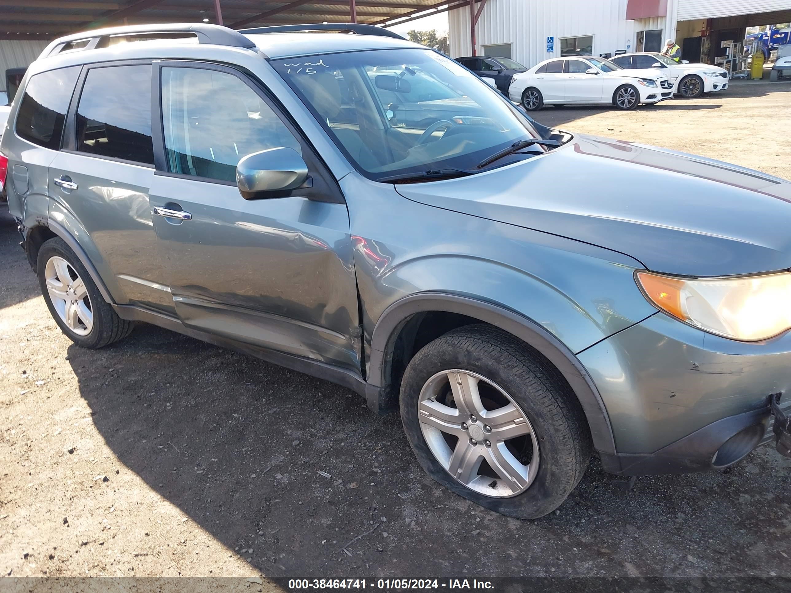 Photo 5 VIN: JF2SH64669H781366 - SUBARU FORESTER 