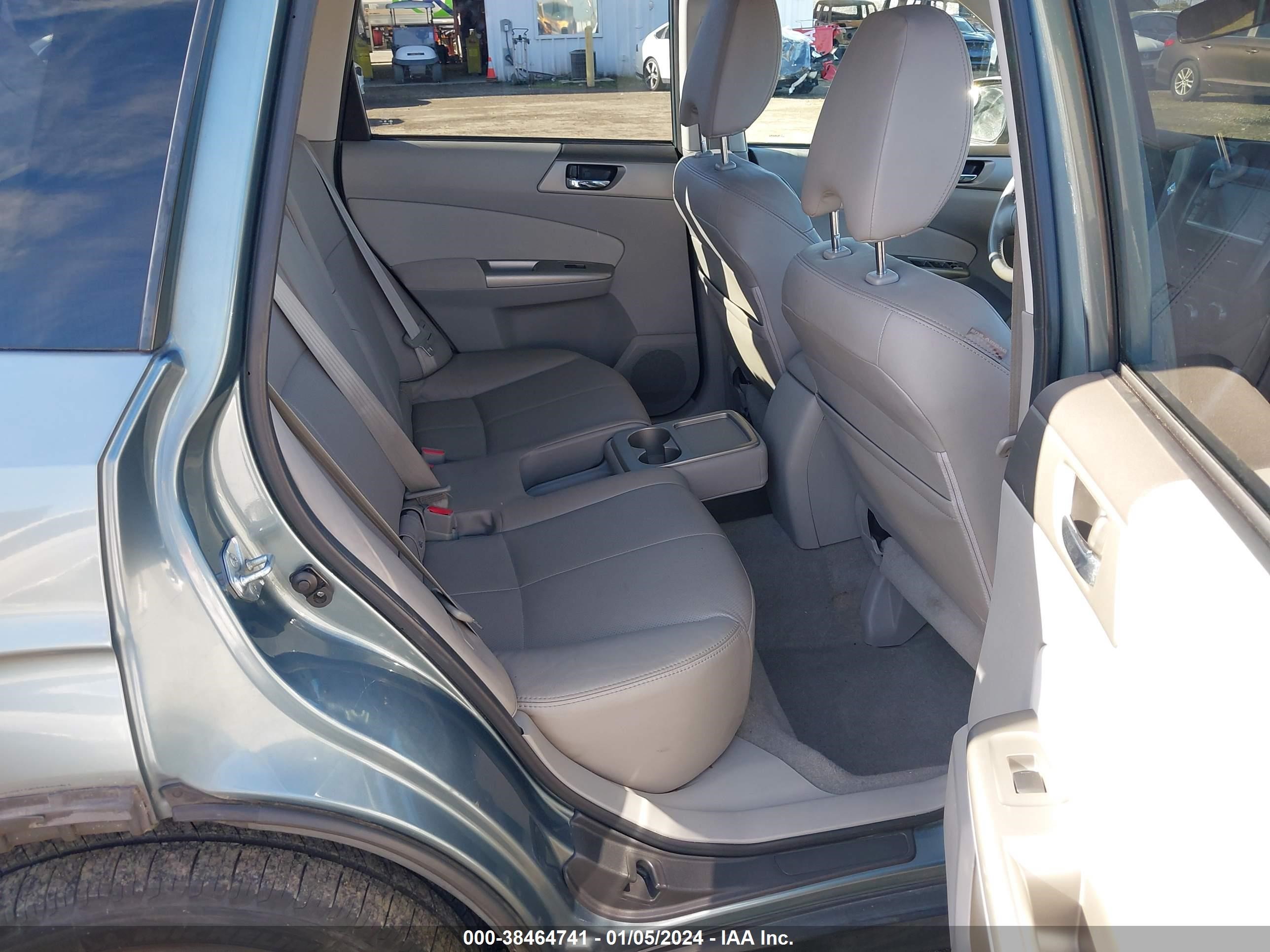 Photo 7 VIN: JF2SH64669H781366 - SUBARU FORESTER 