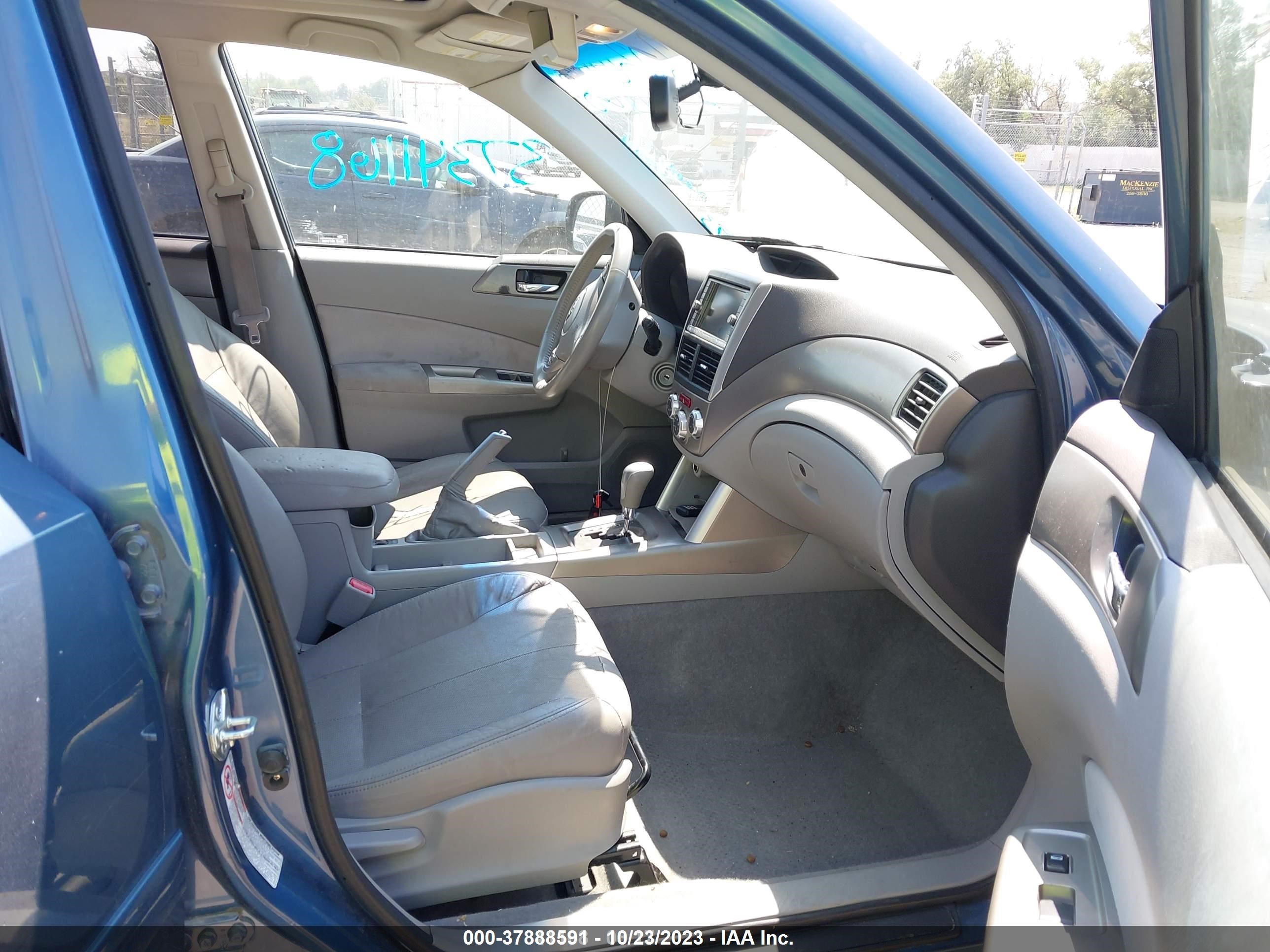 Photo 4 VIN: JF2SH64689H705549 - SUBARU FORESTER 