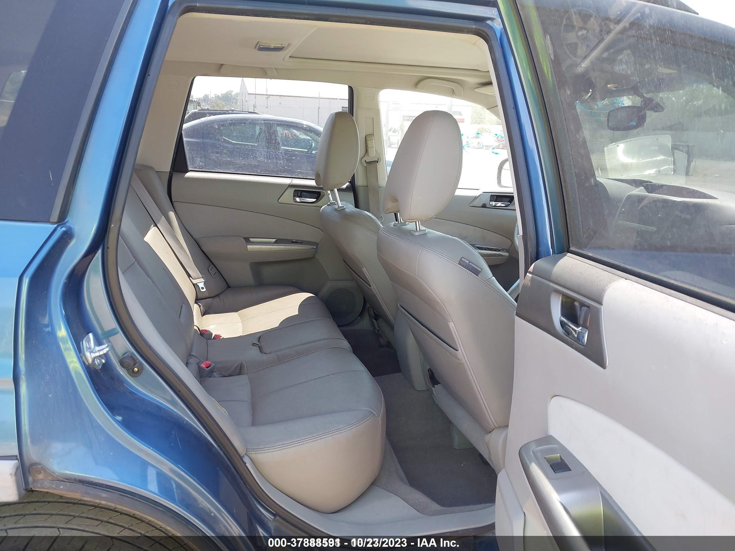 Photo 7 VIN: JF2SH64689H705549 - SUBARU FORESTER 