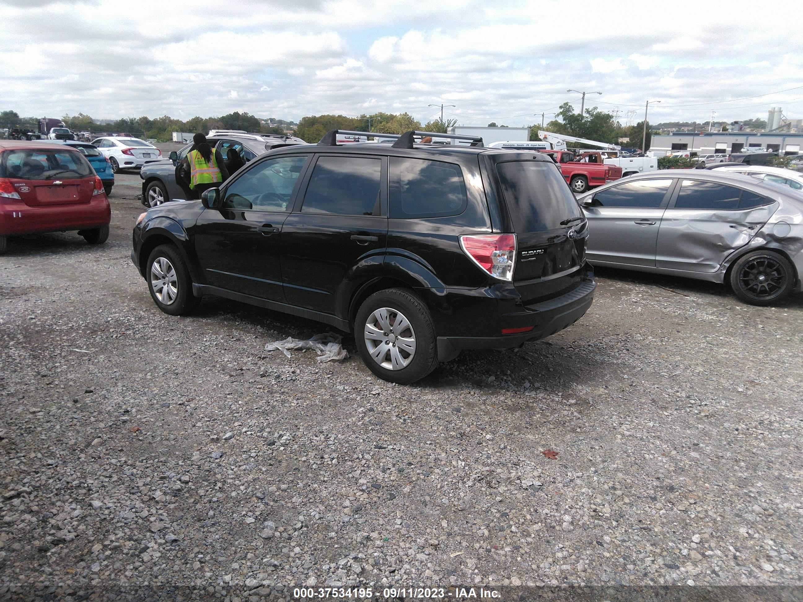 Photo 2 VIN: JF2SH6AC6AH723403 - SUBARU FORESTER 