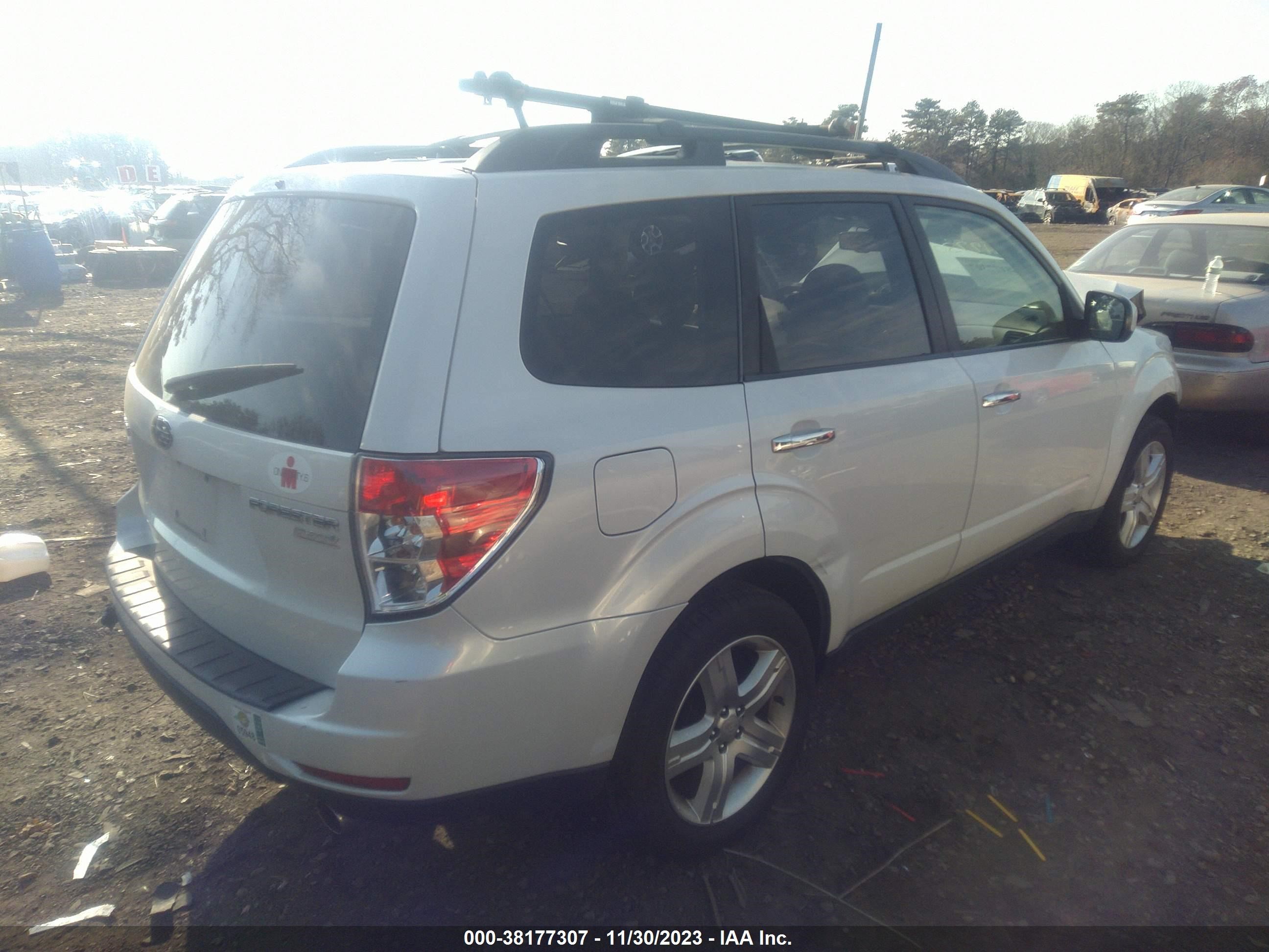 Photo 3 VIN: JF2SH6CC0AH798983 - SUBARU FORESTER 