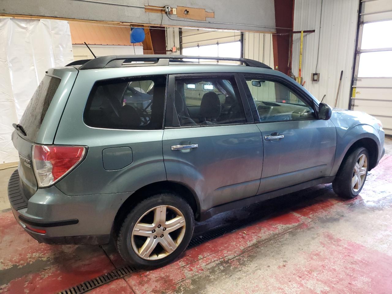 Photo 2 VIN: JF2SH6CC1AH741174 - SUBARU FORESTER 