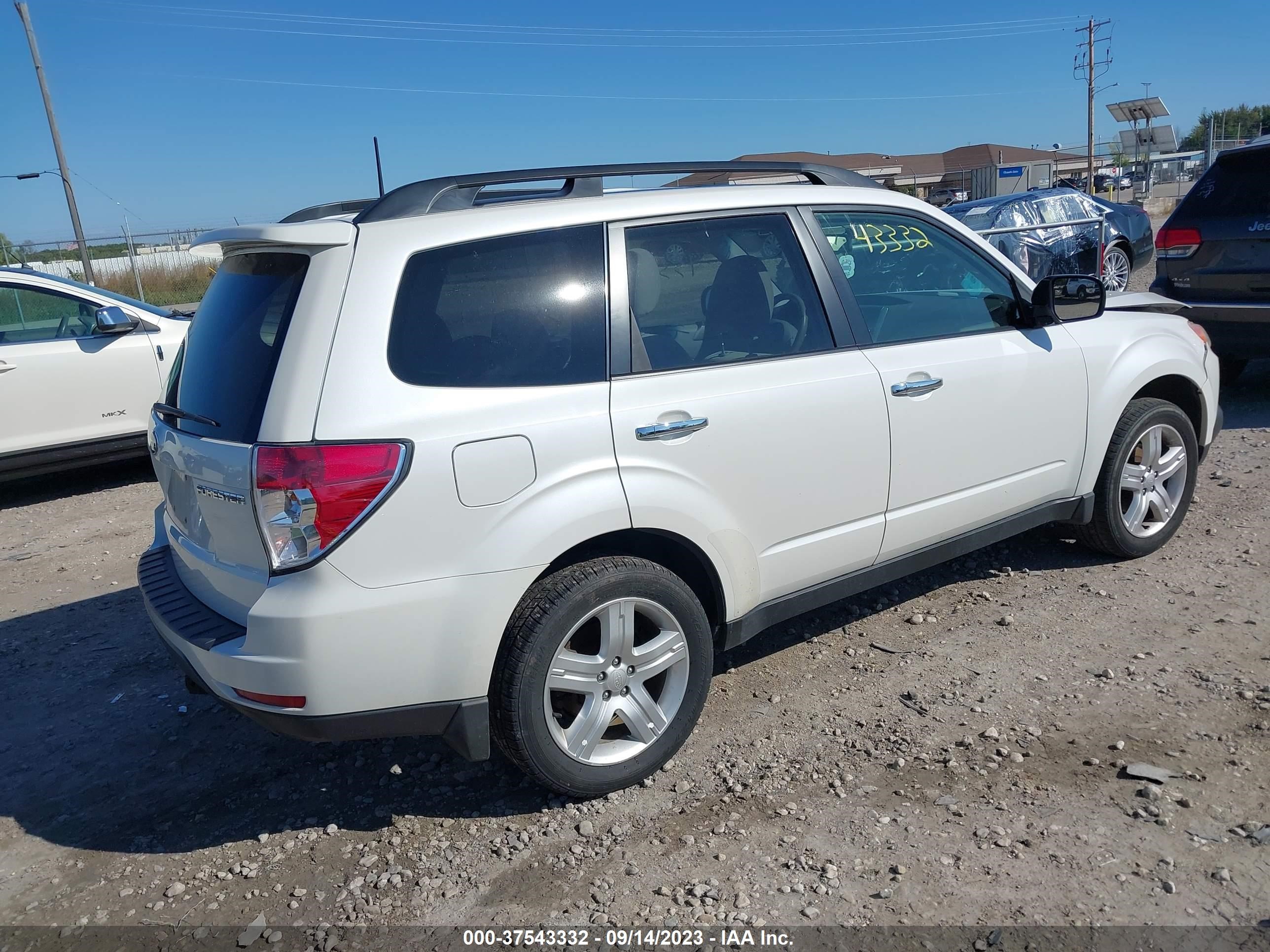 Photo 3 VIN: JF2SH6CC2AH730619 - SUBARU FORESTER 