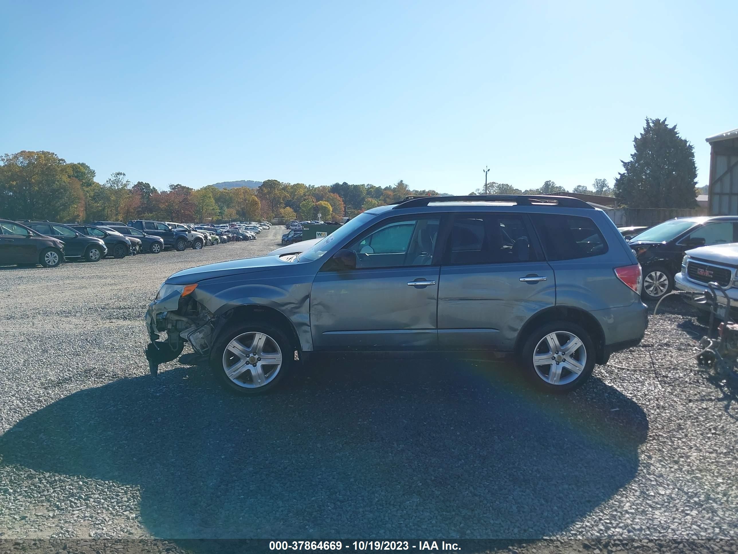 Photo 12 VIN: JF2SH6CC2AH806470 - SUBARU FORESTER 