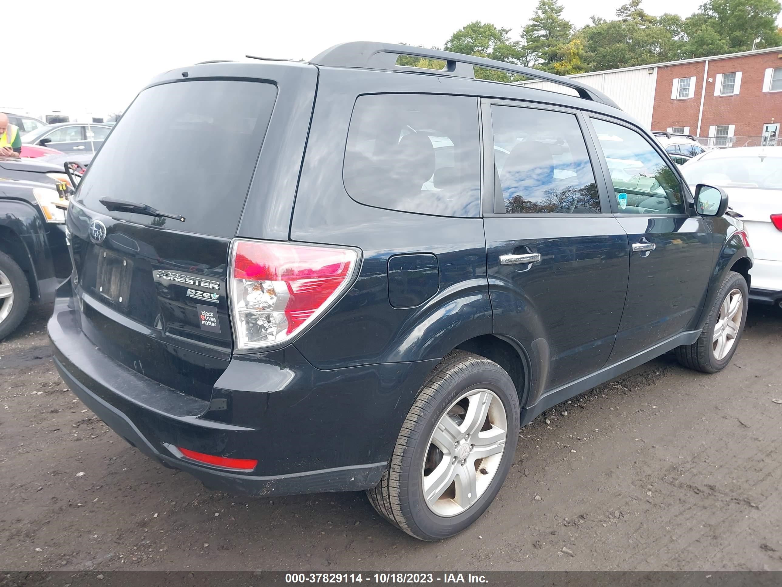 Photo 3 VIN: JF2SH6CC3AH737241 - SUBARU FORESTER 