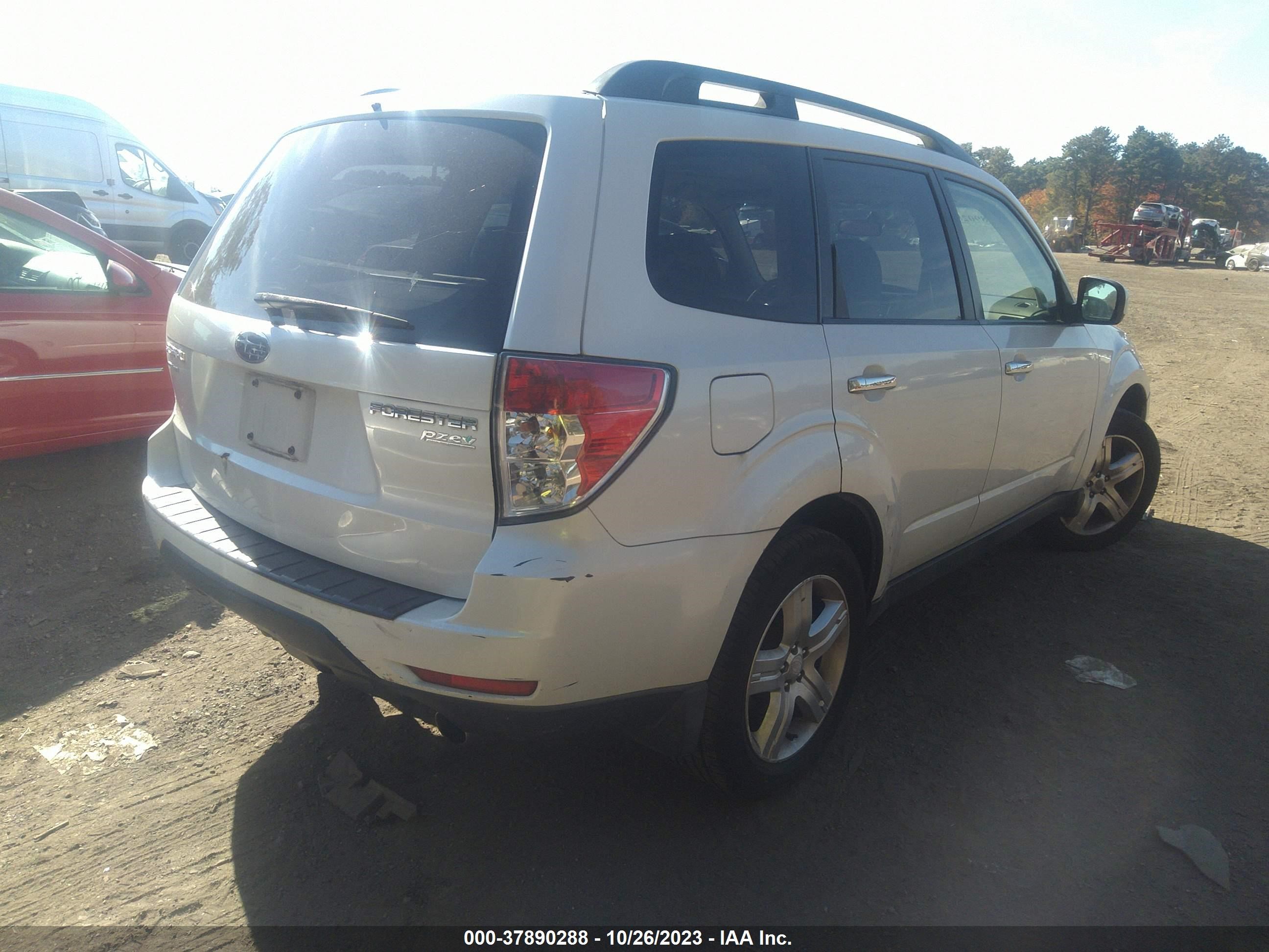 Photo 3 VIN: JF2SH6DC7AH804180 - SUBARU FORESTER 