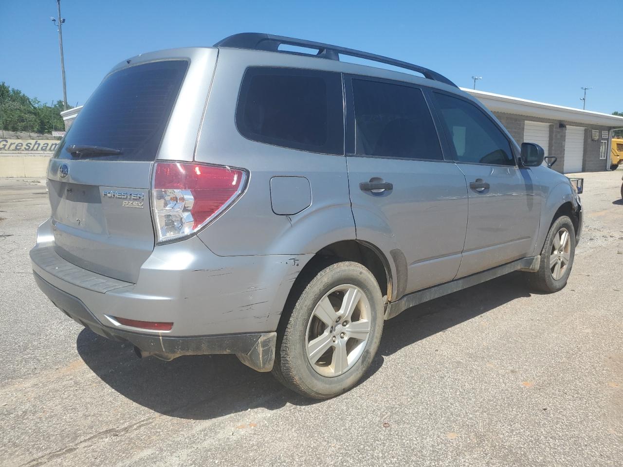 Photo 2 VIN: JF2SHABC0BH738479 - SUBARU FORESTER 