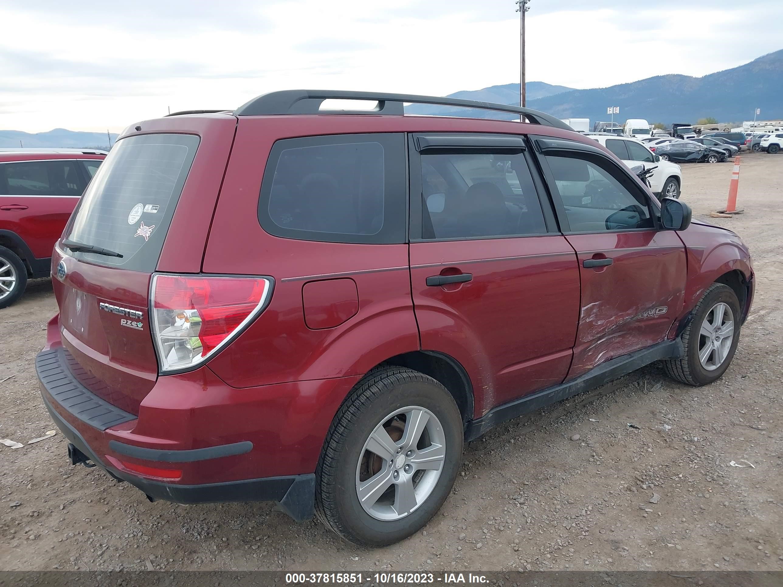 Photo 3 VIN: JF2SHABC3BH709400 - SUBARU FORESTER 