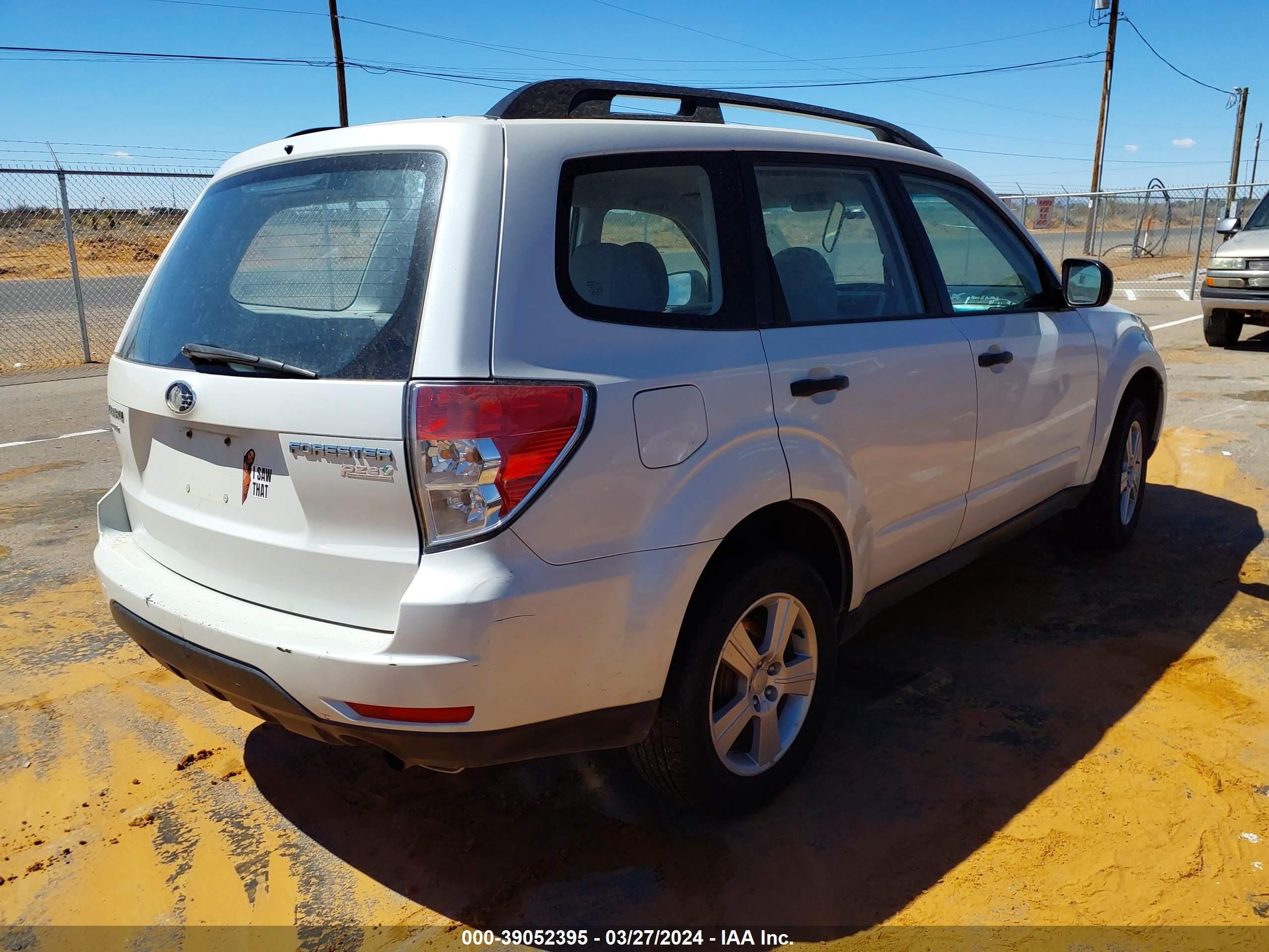 Photo 3 VIN: JF2SHABC3BH721465 - SUBARU FORESTER 