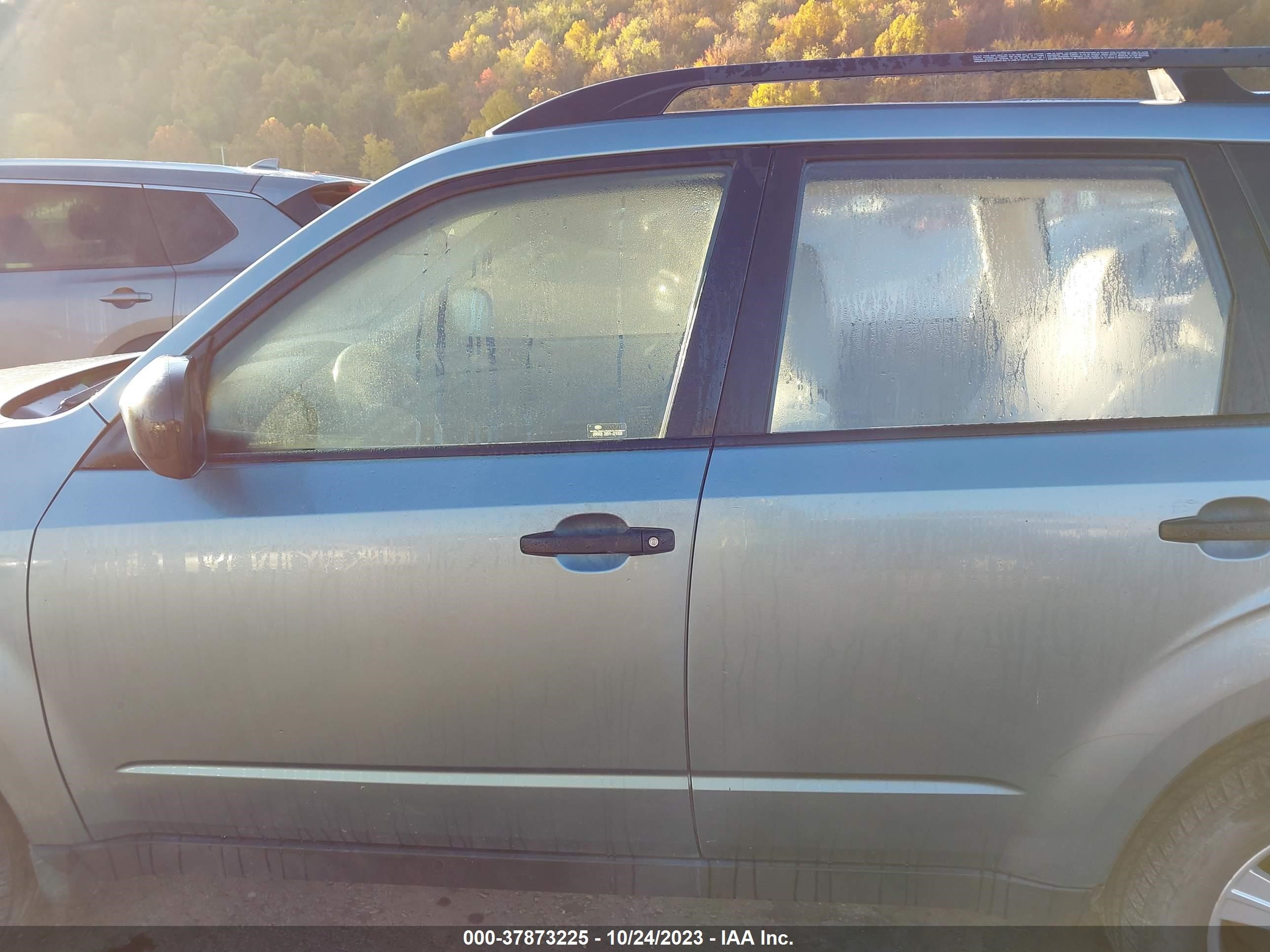 Photo 13 VIN: JF2SHABC3CH420504 - SUBARU FORESTER 