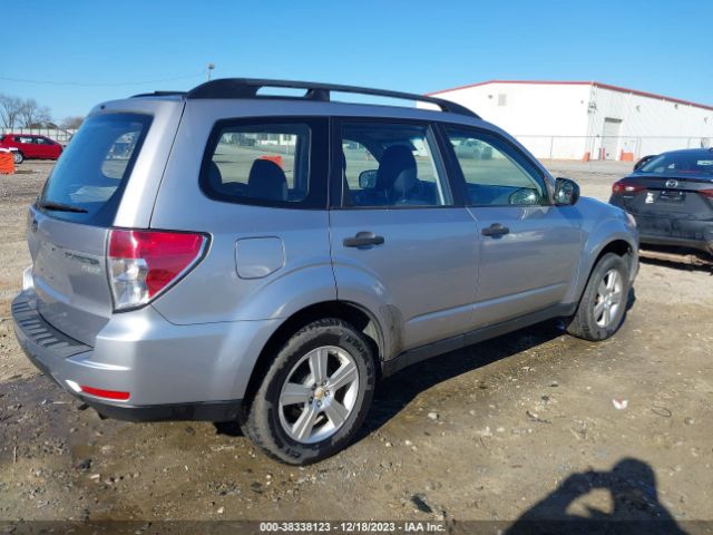 Photo 3 VIN: JF2SHABC4CH425565 - SUBARU FORESTER 