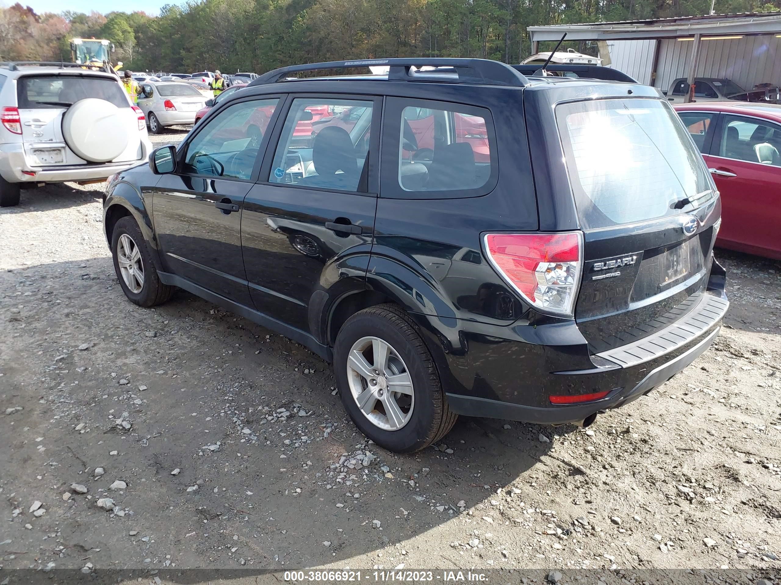 Photo 2 VIN: JF2SHABC8BH745471 - SUBARU FORESTER 