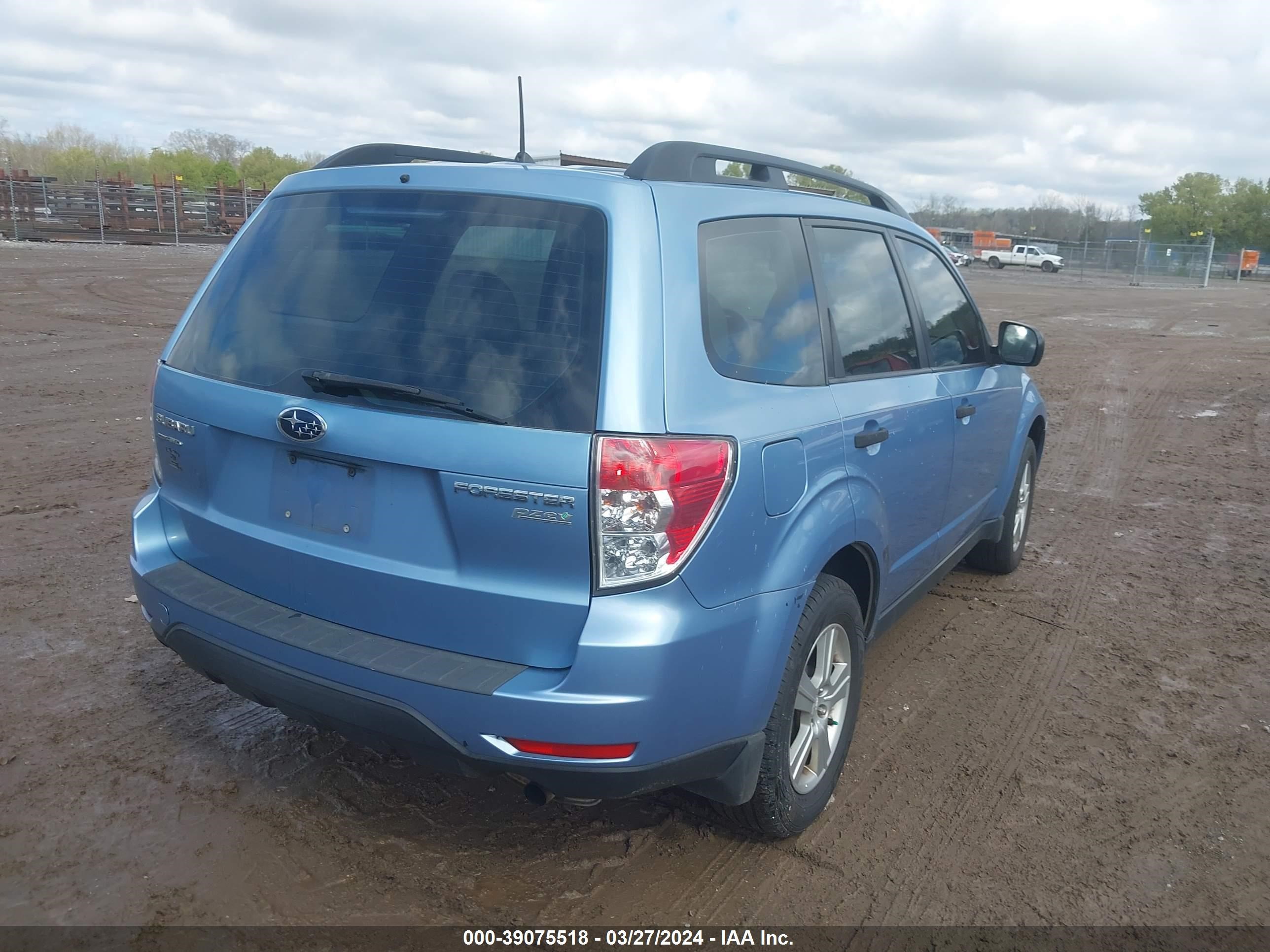 Photo 3 VIN: JF2SHABC8BH781077 - SUBARU FORESTER 