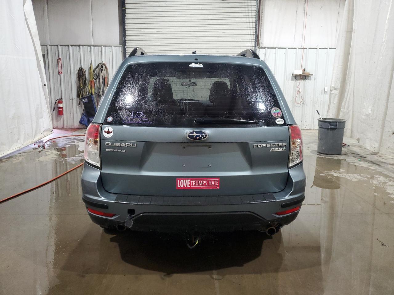 Photo 5 VIN: JF2SHABC8CG456081 - SUBARU FORESTER 