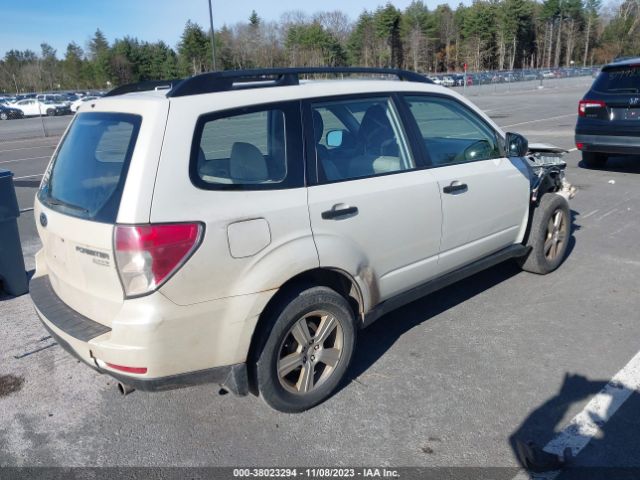 Photo 3 VIN: JF2SHABC9CG413594 - SUBARU FORESTER 